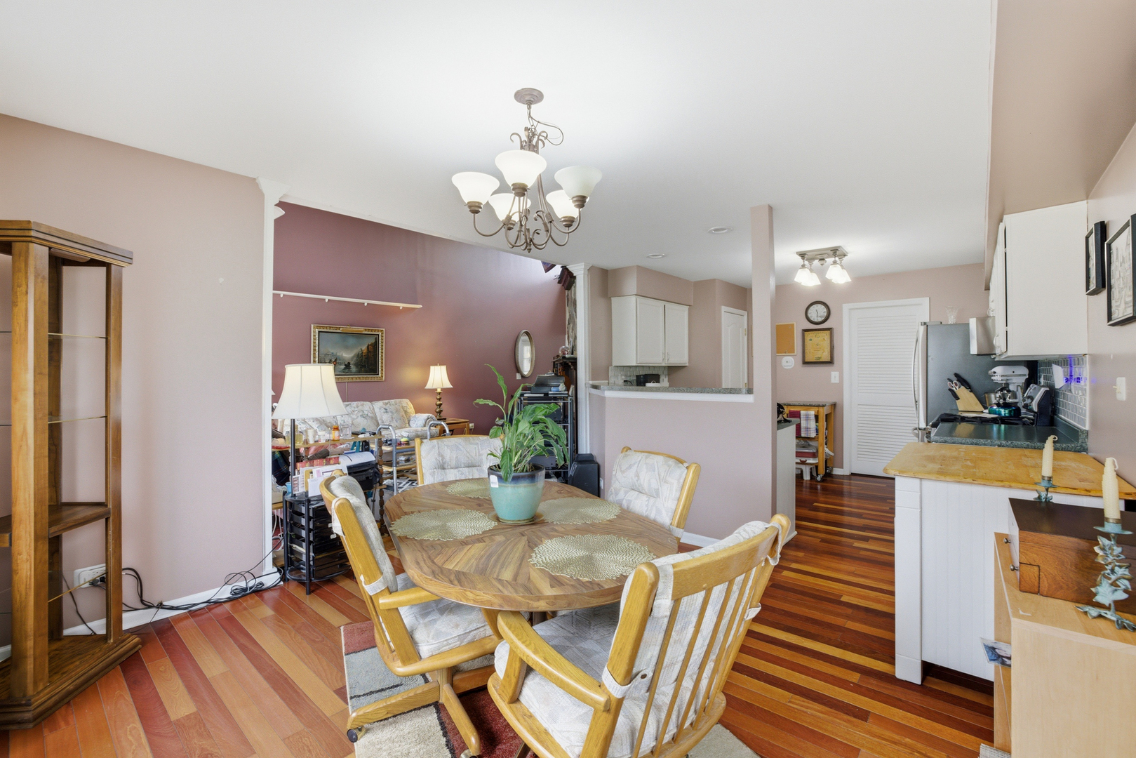 1411 CLUB Drive #C, Glendale Heights, IL 60139