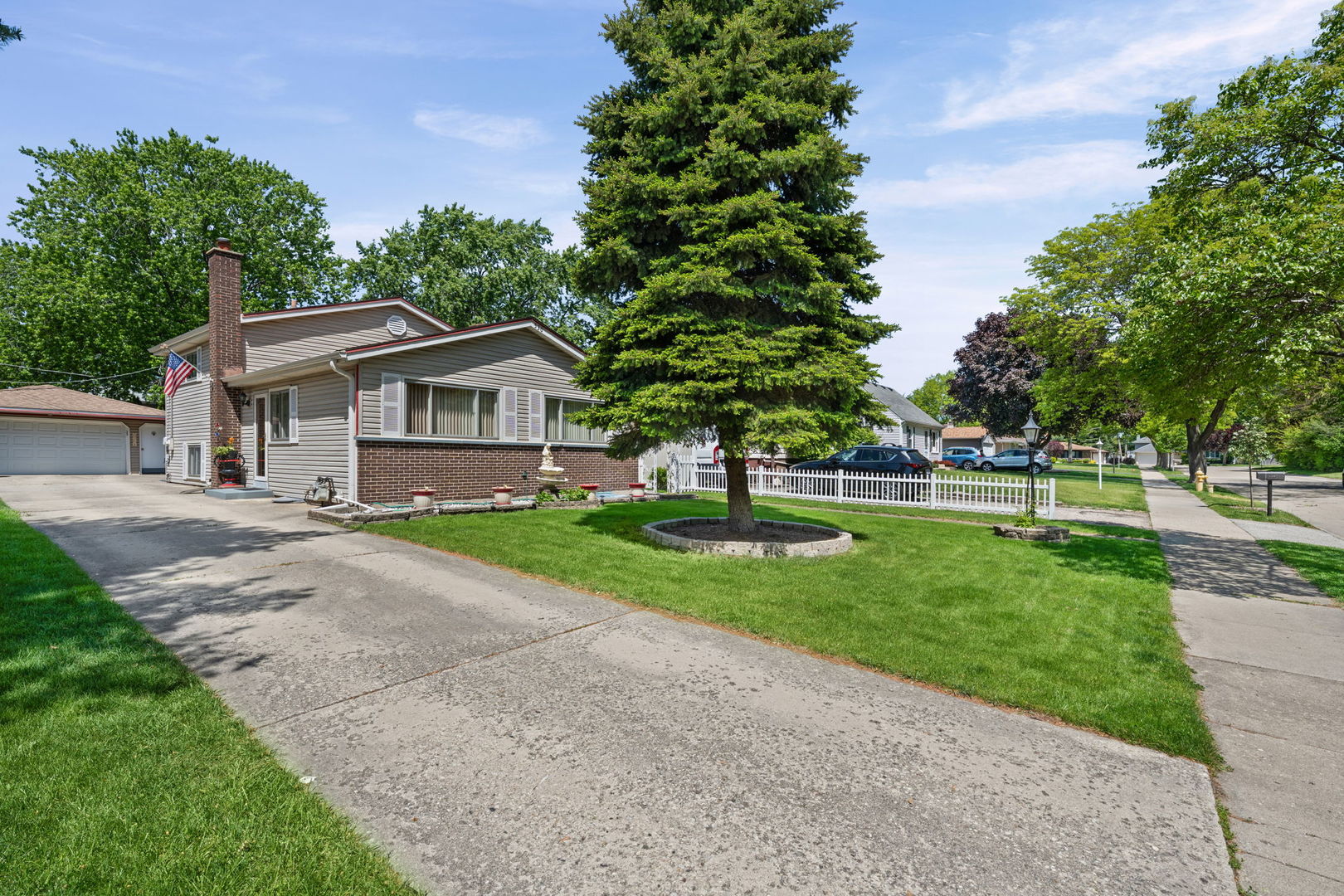530 N Westwood Avenue, Lombard, IL 60148