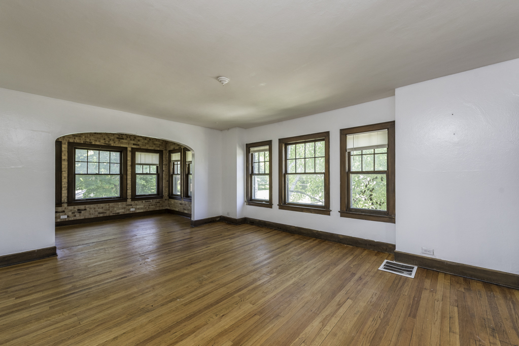 1609 N Sheridan Road, Waukegan, IL 60085