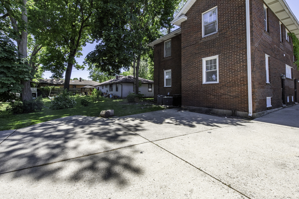 1609 N Sheridan Road, Waukegan, IL 60085