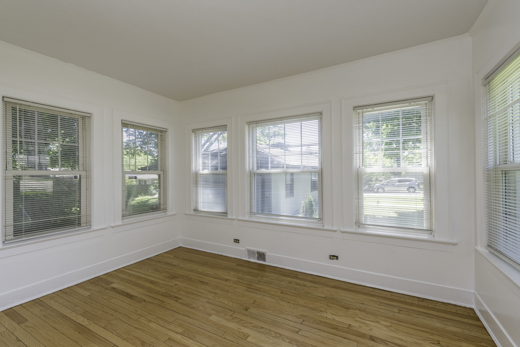 1609 N Sheridan Road, Waukegan, IL 60085