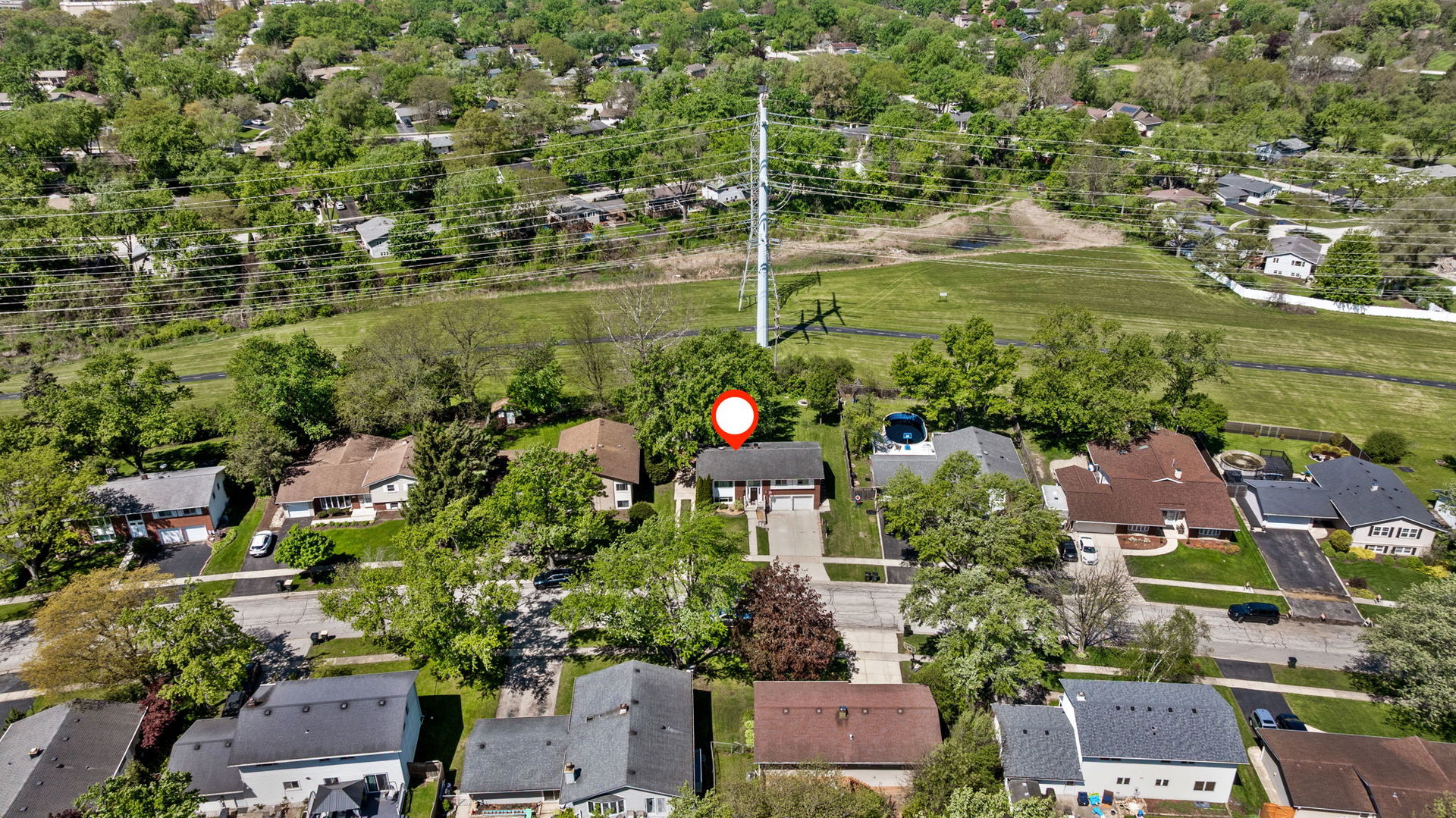 6402 Macarthur Drive, Woodridge, IL 60517
