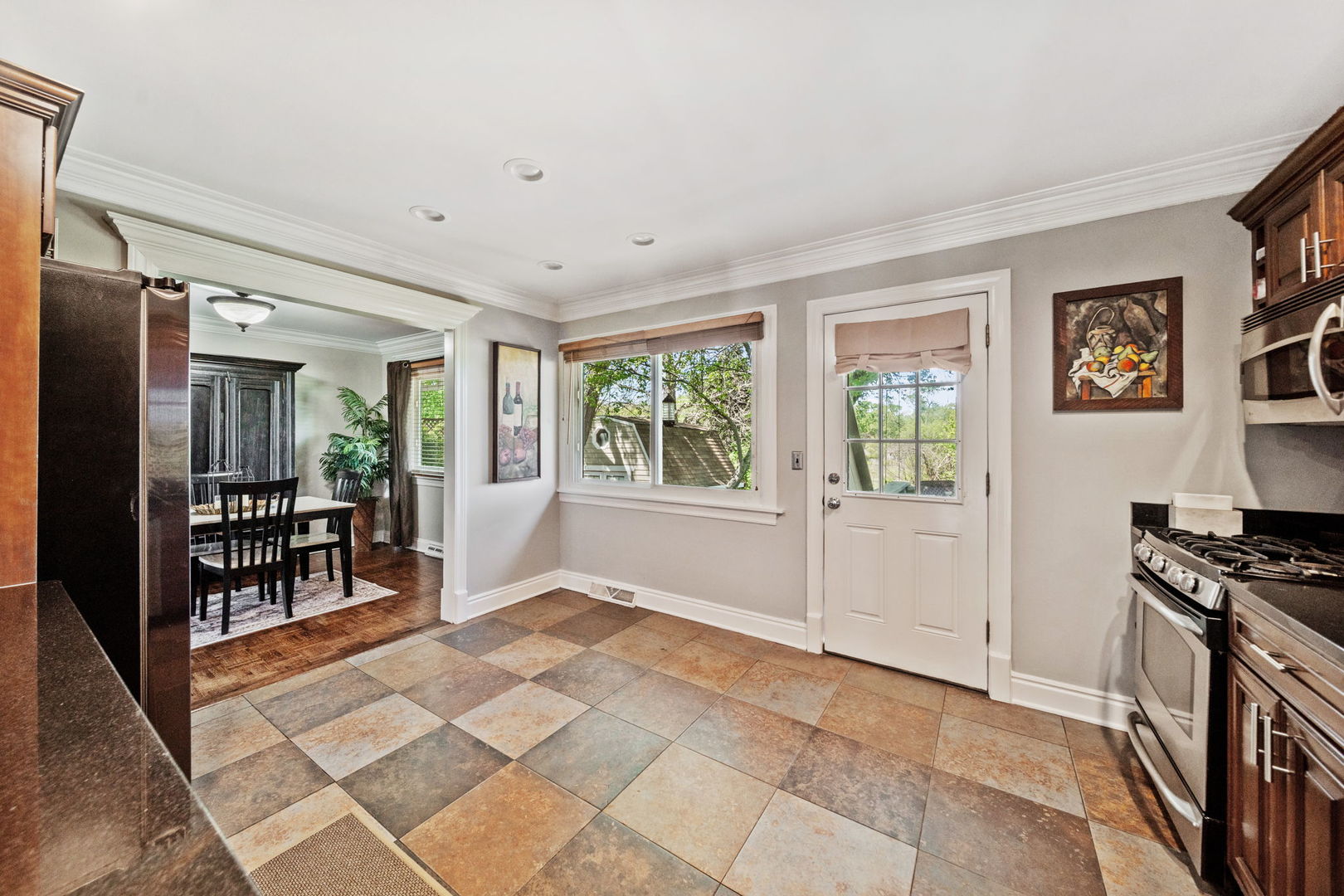 6402 Macarthur Drive, Woodridge, IL 60517