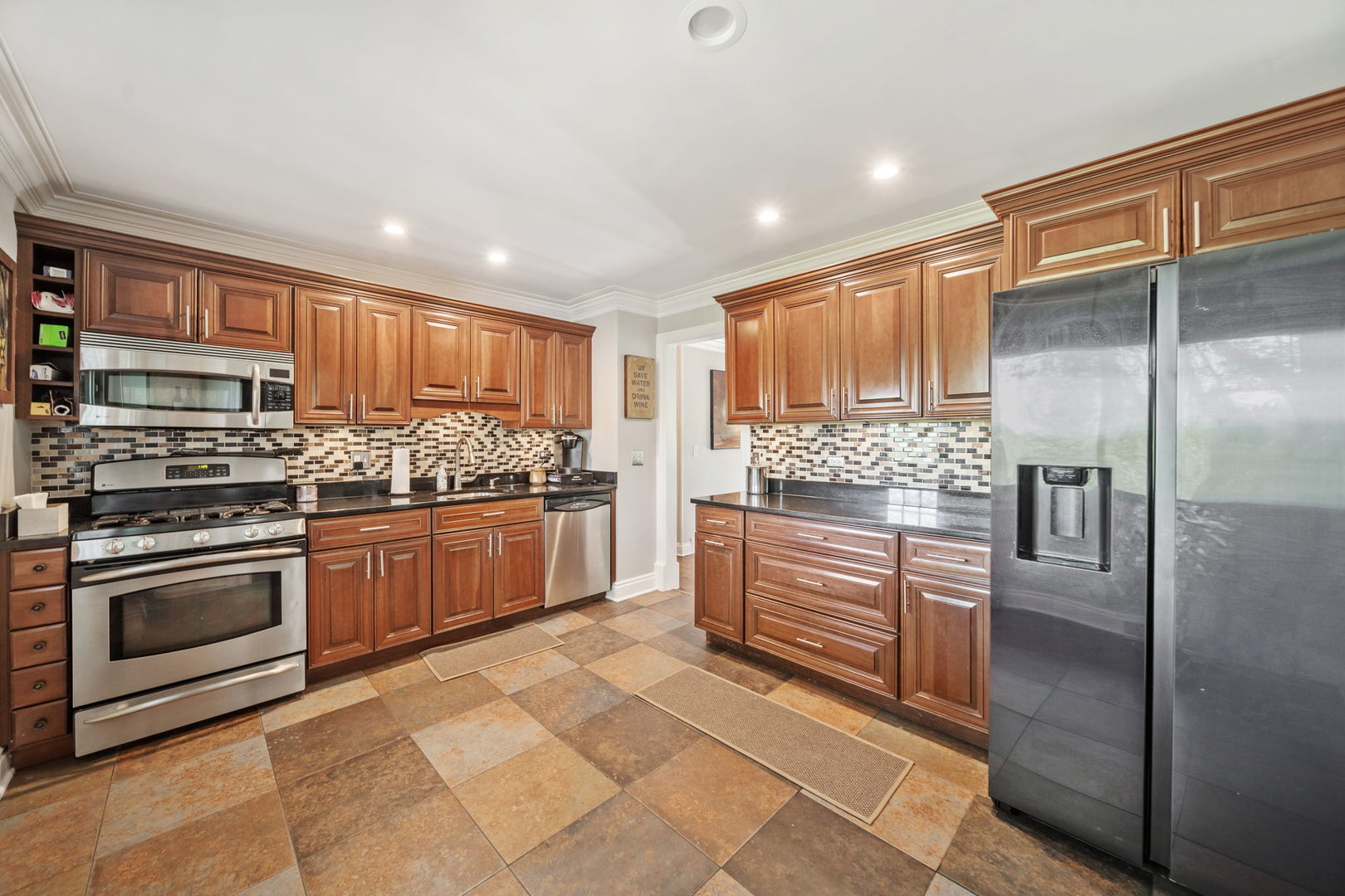 6402 Macarthur Drive, Woodridge, IL 60517