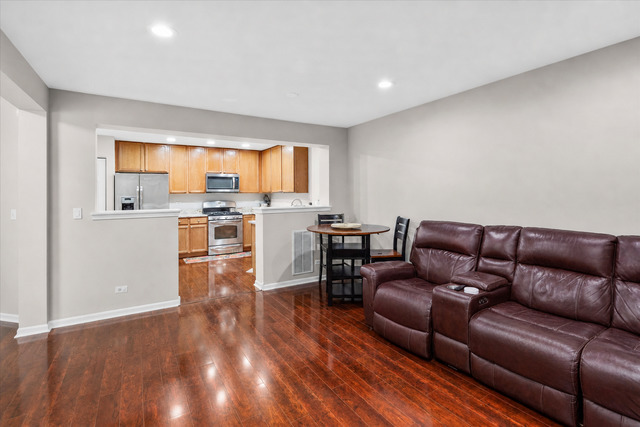 3250 Cool Springs Court, Naperville, IL 60564