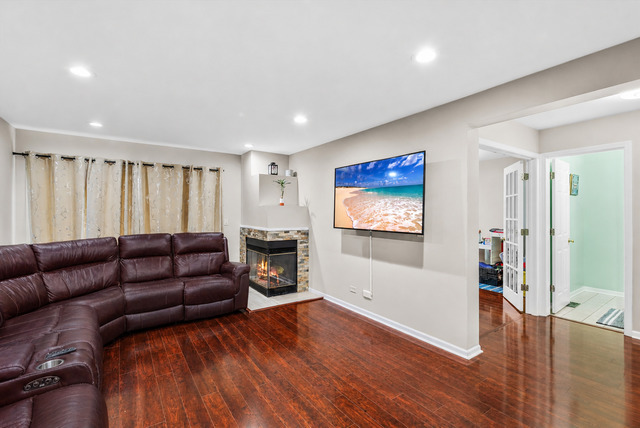 3250 Cool Springs Court, Naperville, IL 60564