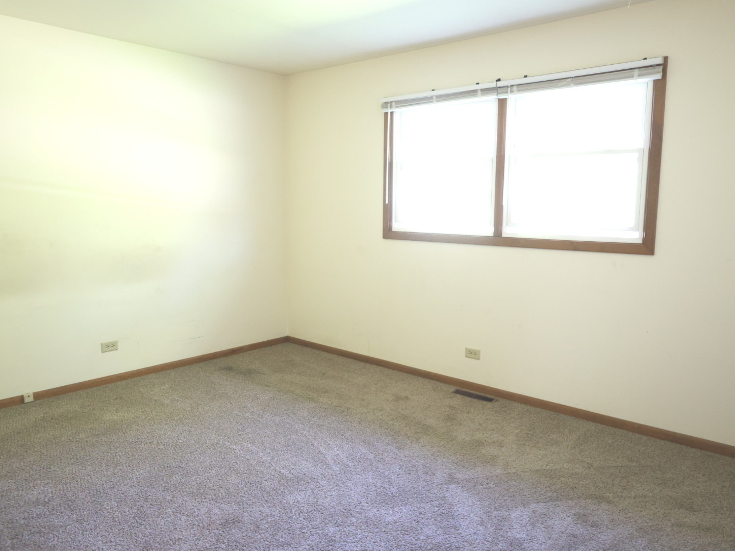 5412 E Wonder Lake Road, Wonder Lake, IL 60097