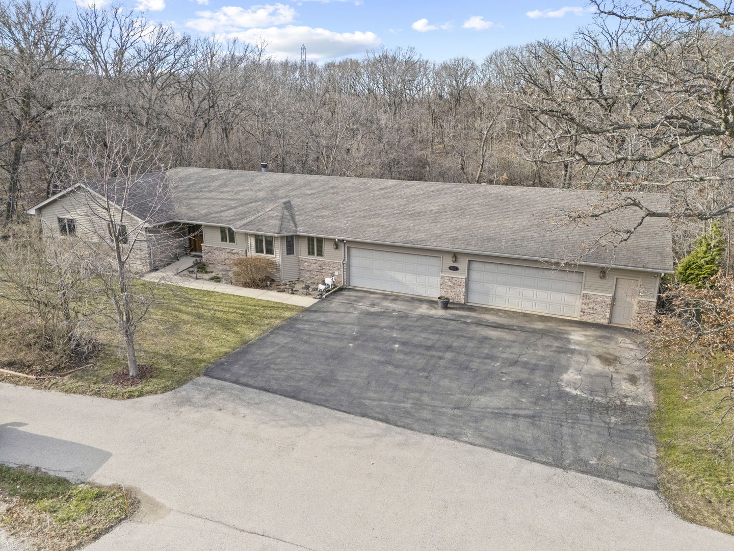 9001 E Mcevilly Road, Minooka, IL 60447