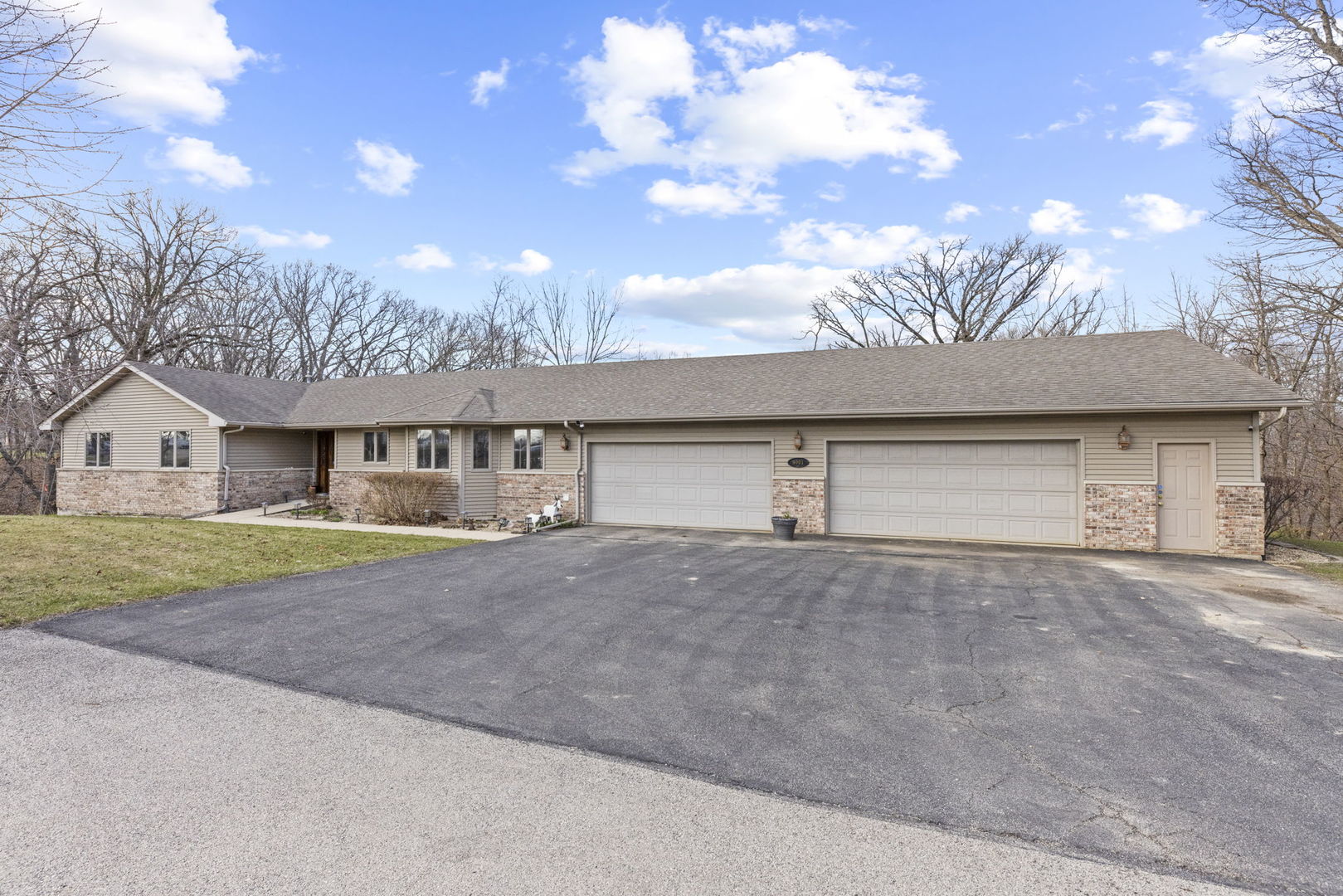 9001 E Mcevilly Road, Minooka, IL 60447