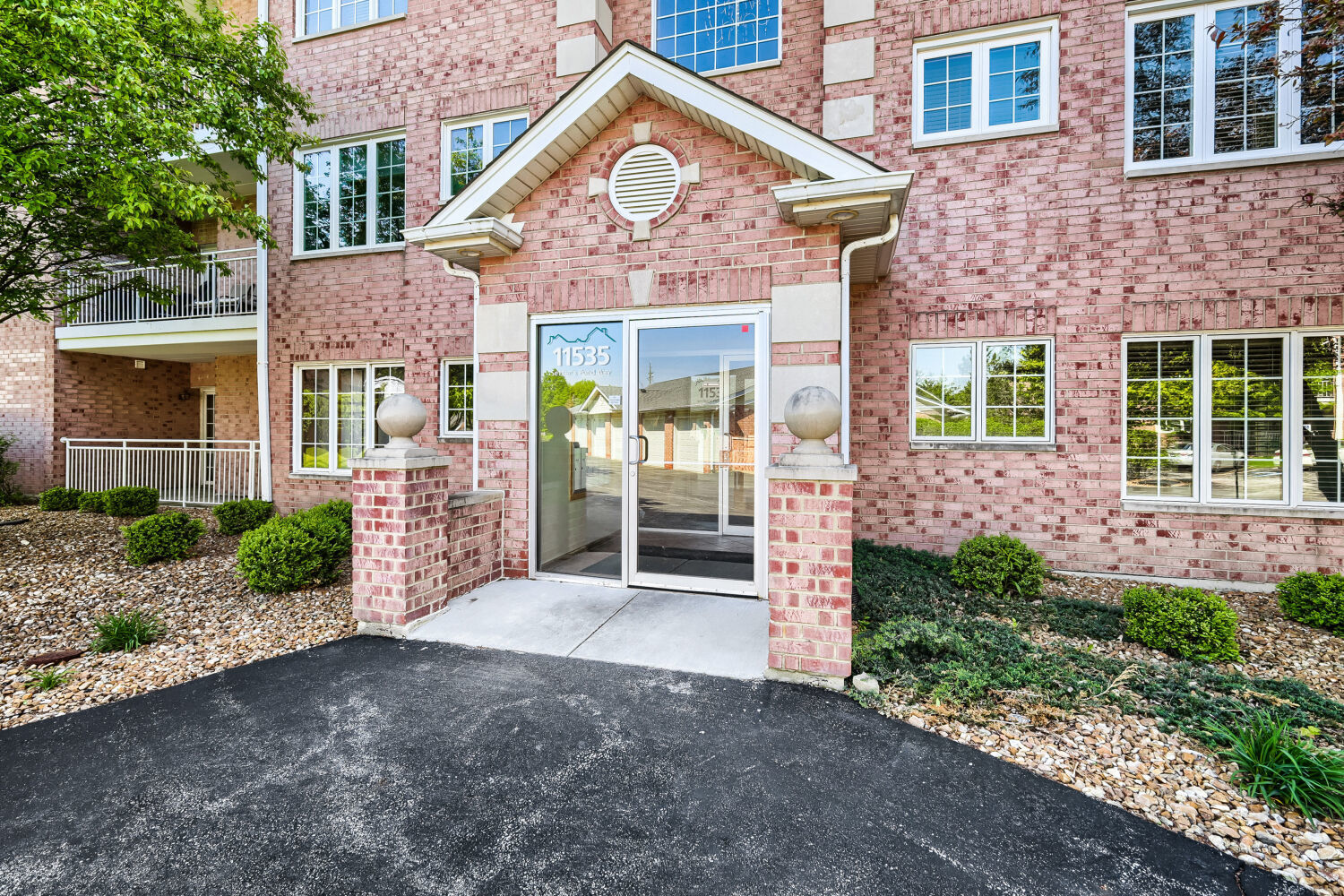 11535 Settlers Pond Way #2C, Orland Park, IL 60467