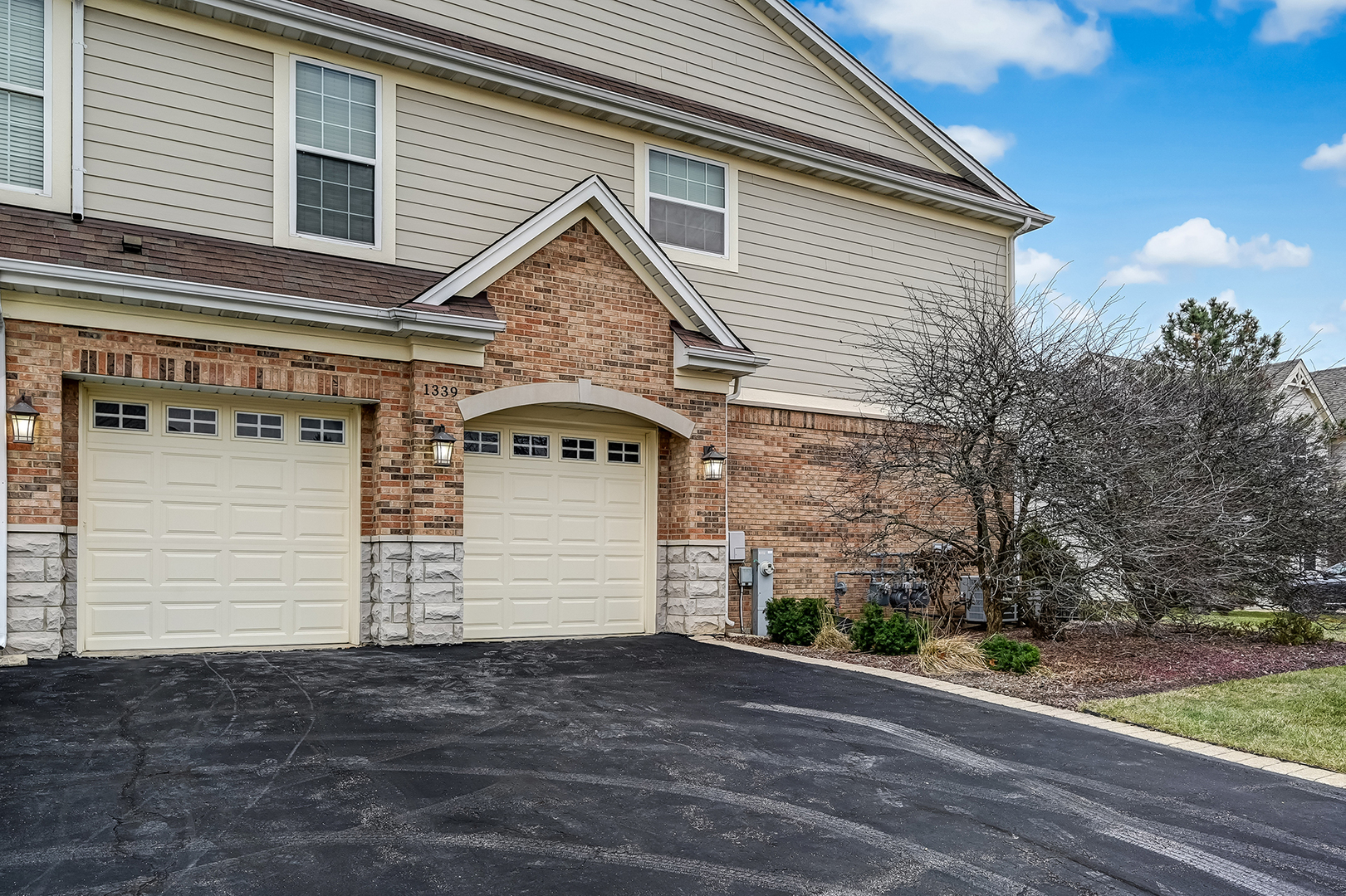 1339 Scarboro Road #605, Schaumburg, IL 60193