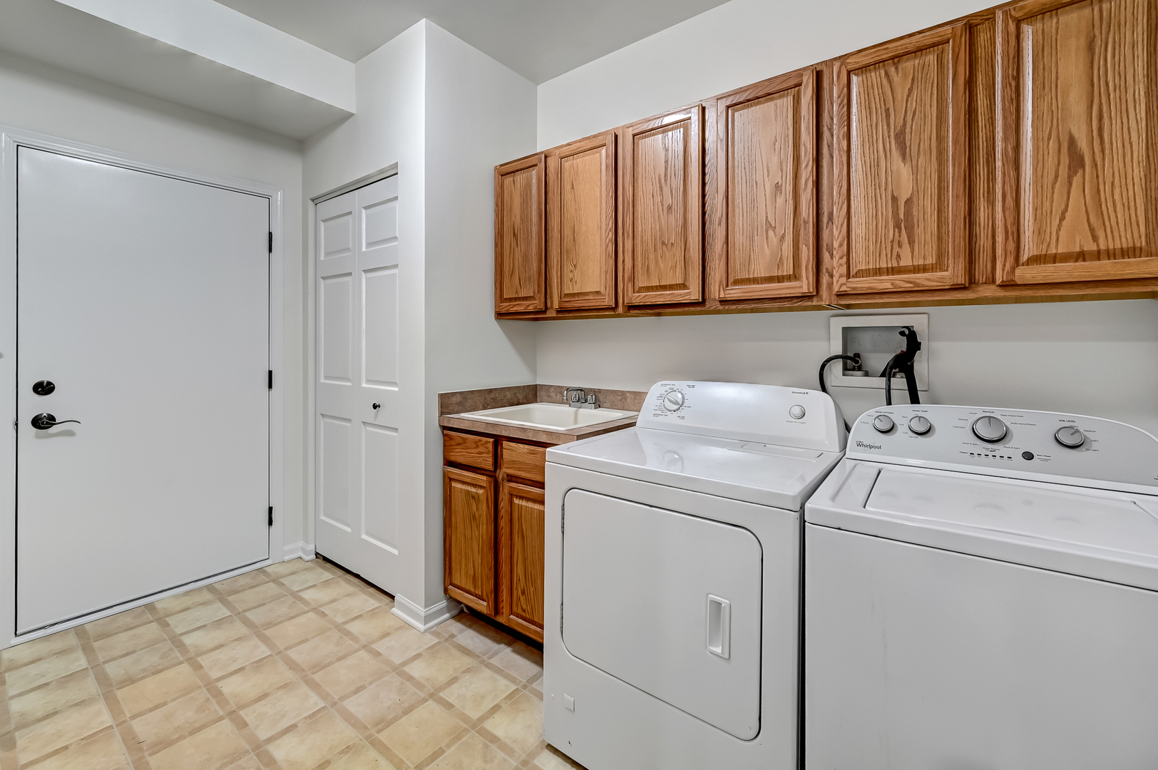 1339 Scarboro Road #605, Schaumburg, IL 60193