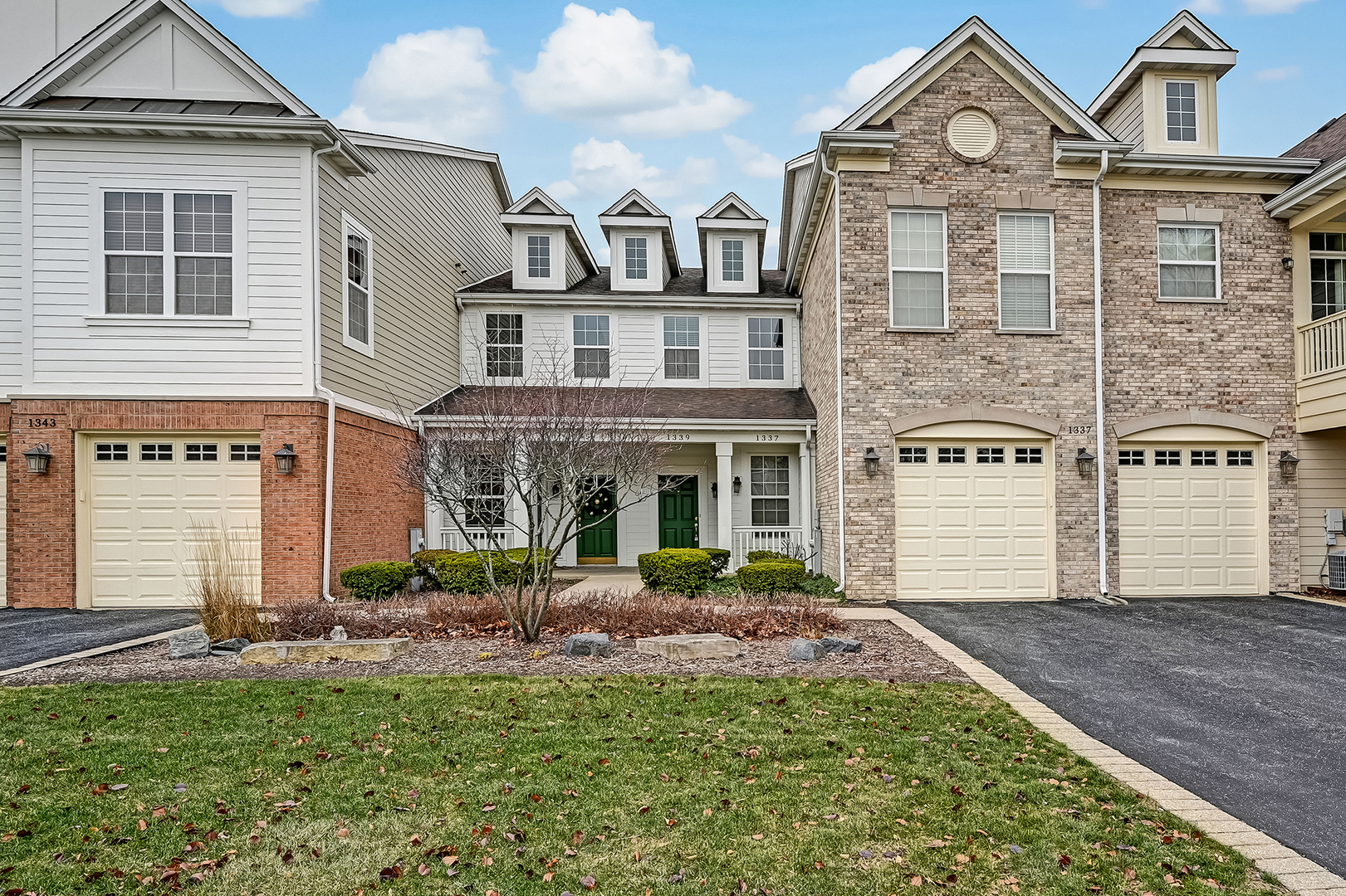 1339 Scarboro Road #605, Schaumburg, IL 60193
