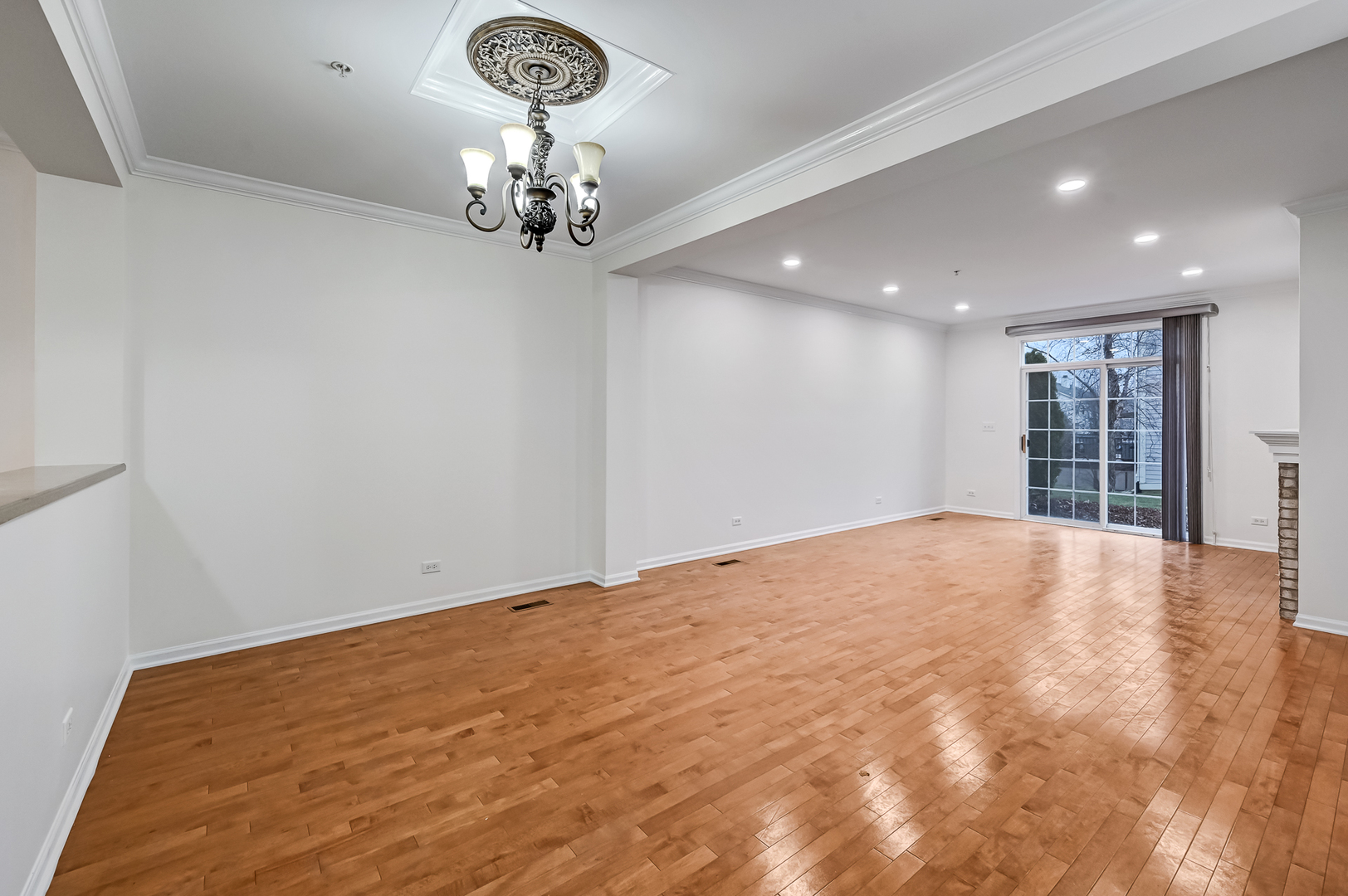 1339 Scarboro Road #605, Schaumburg, IL 60193