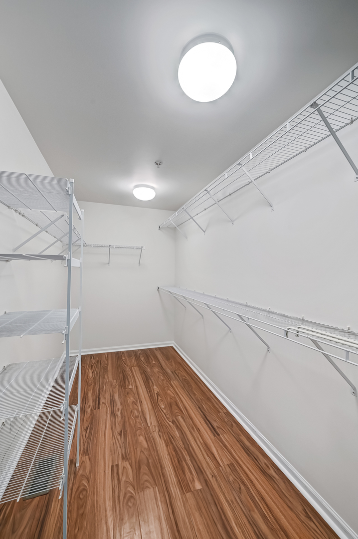 1339 Scarboro Road #605, Schaumburg, IL 60193