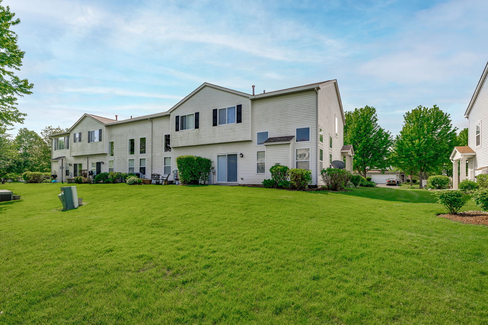 1877 Candlelight Circle, Montgomery, IL 60538