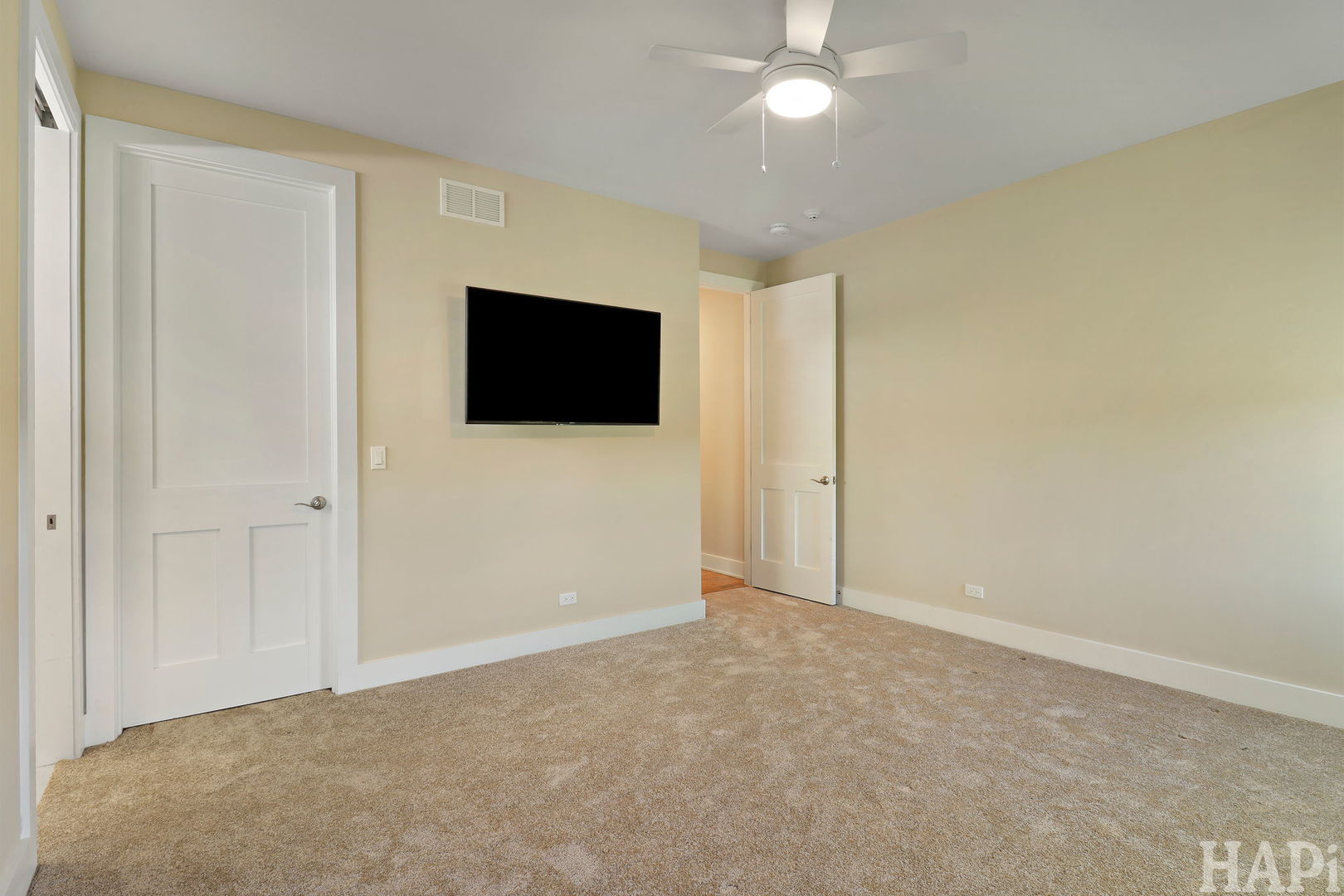 40491 N South Newport Drive, Antioch, IL 60002