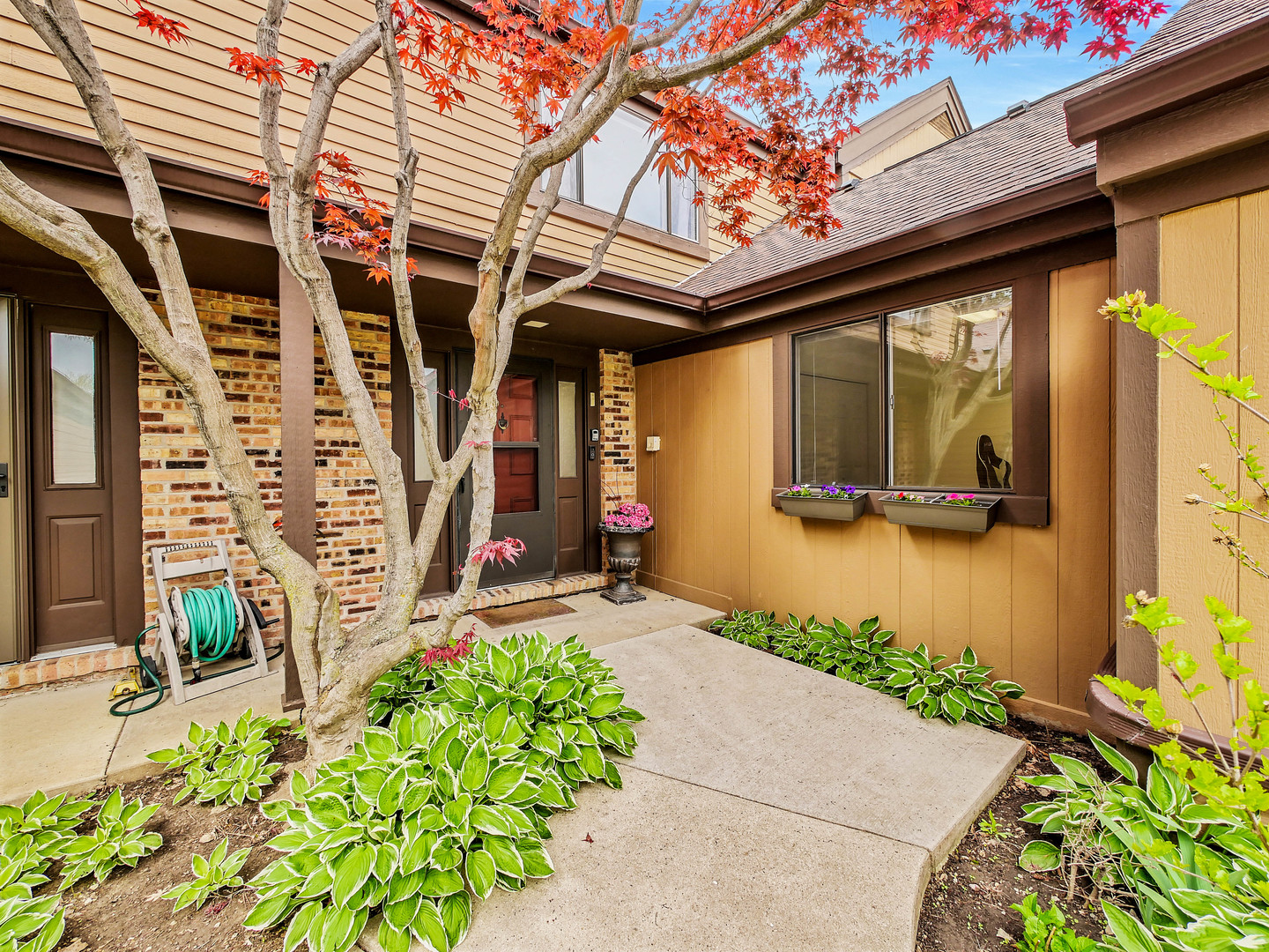 1336 Fairfax Lane, Buffalo Grove, IL 60089