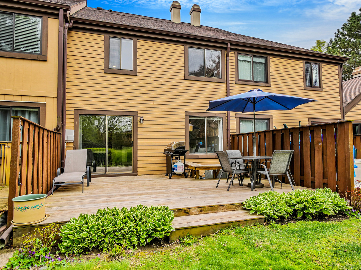 1336 Fairfax Lane, Buffalo Grove, IL 60089