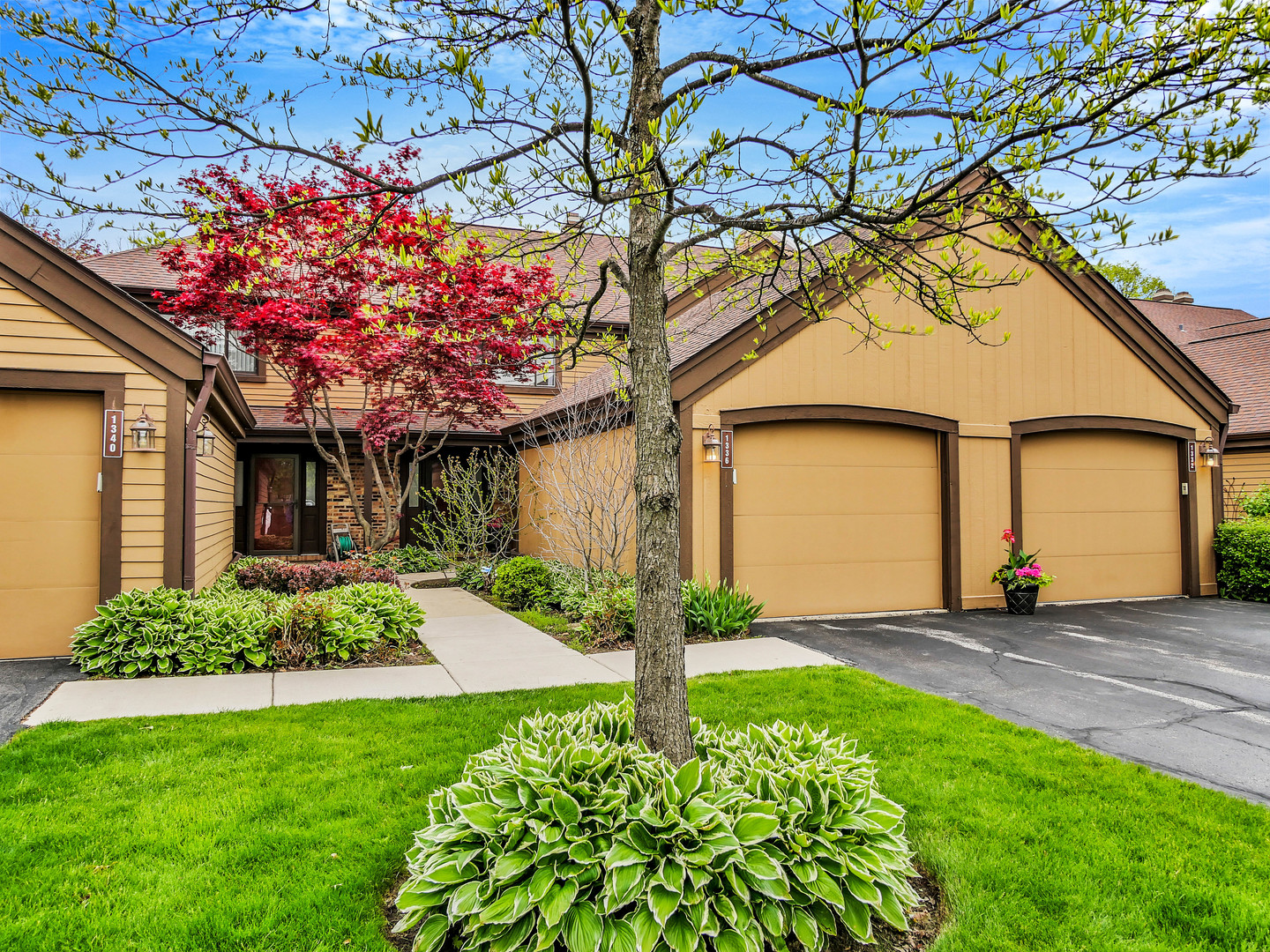 1336 Fairfax Lane, Buffalo Grove, IL 60089