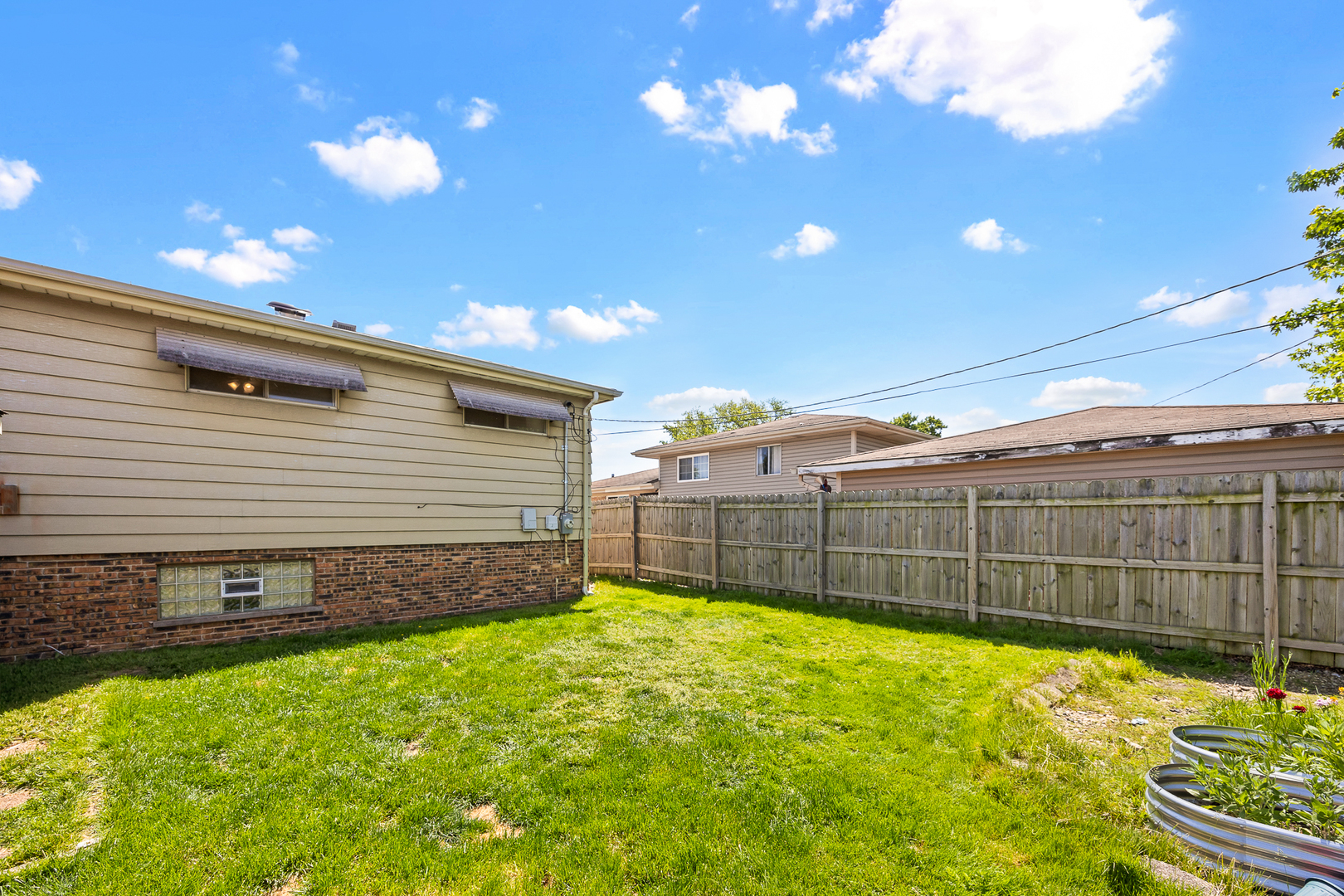 16466 Terry Lane, Oak Forest, IL 60452