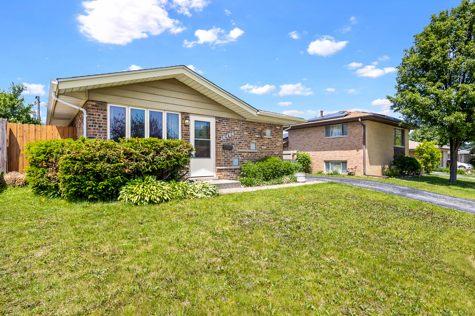 16466 Terry Lane, Oak Forest, IL 60452