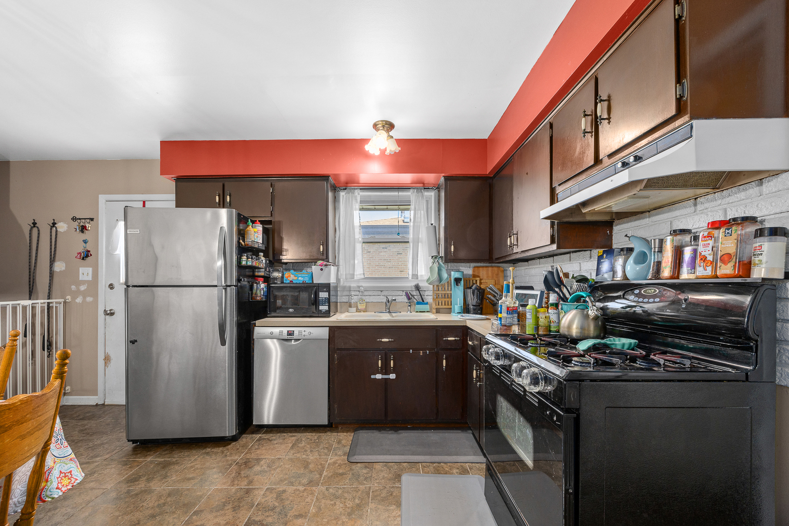 16466 Terry Lane, Oak Forest, IL 60452