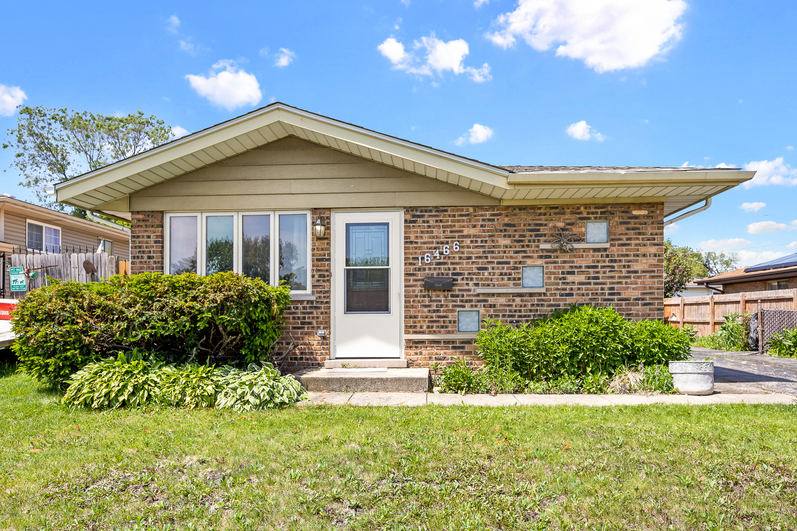 16466 Terry Lane, Oak Forest, IL 60452