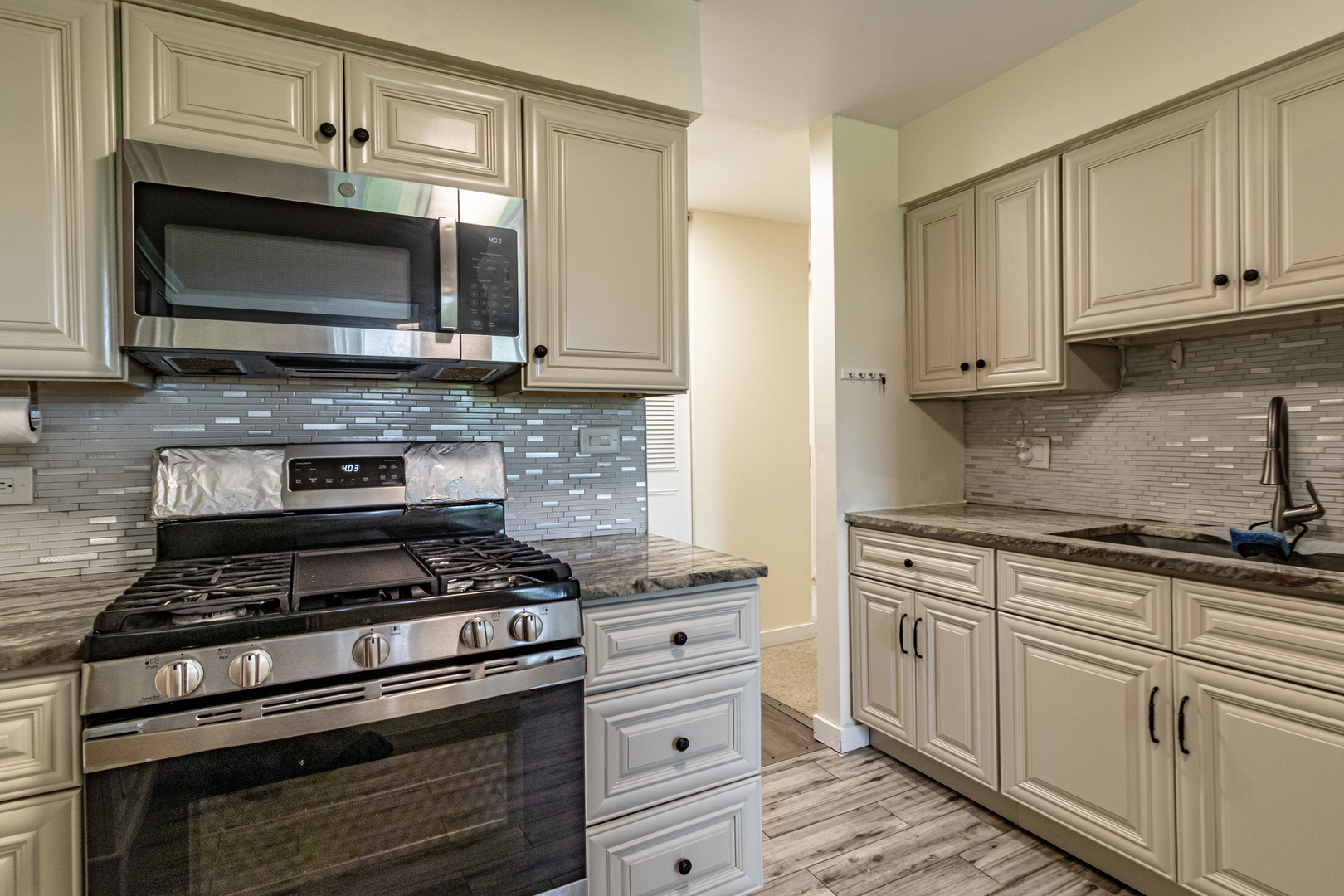 1475 REBECCA Drive #422, Hoffman Estates, IL 60194