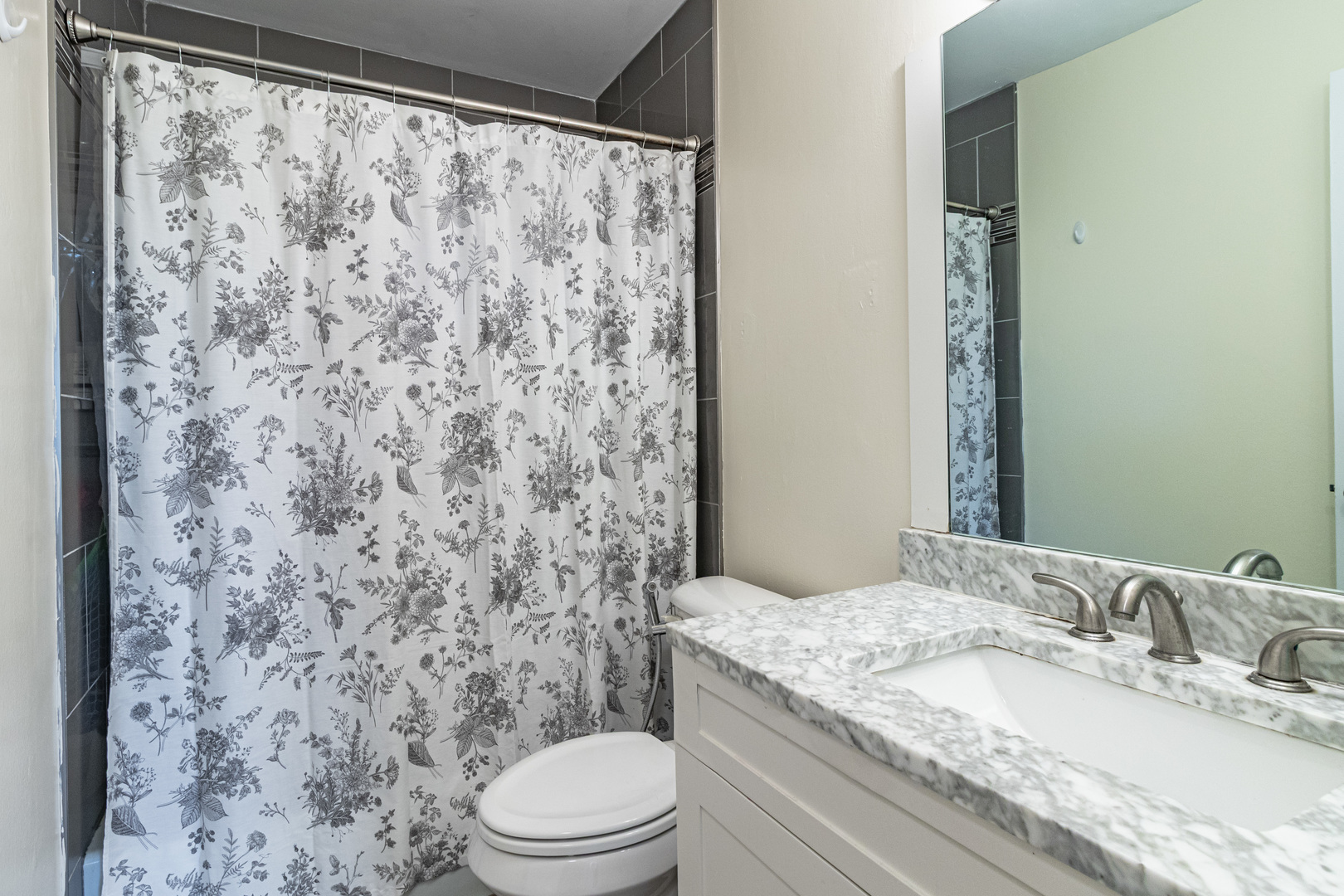 1475 REBECCA Drive #422, Hoffman Estates, IL 60194