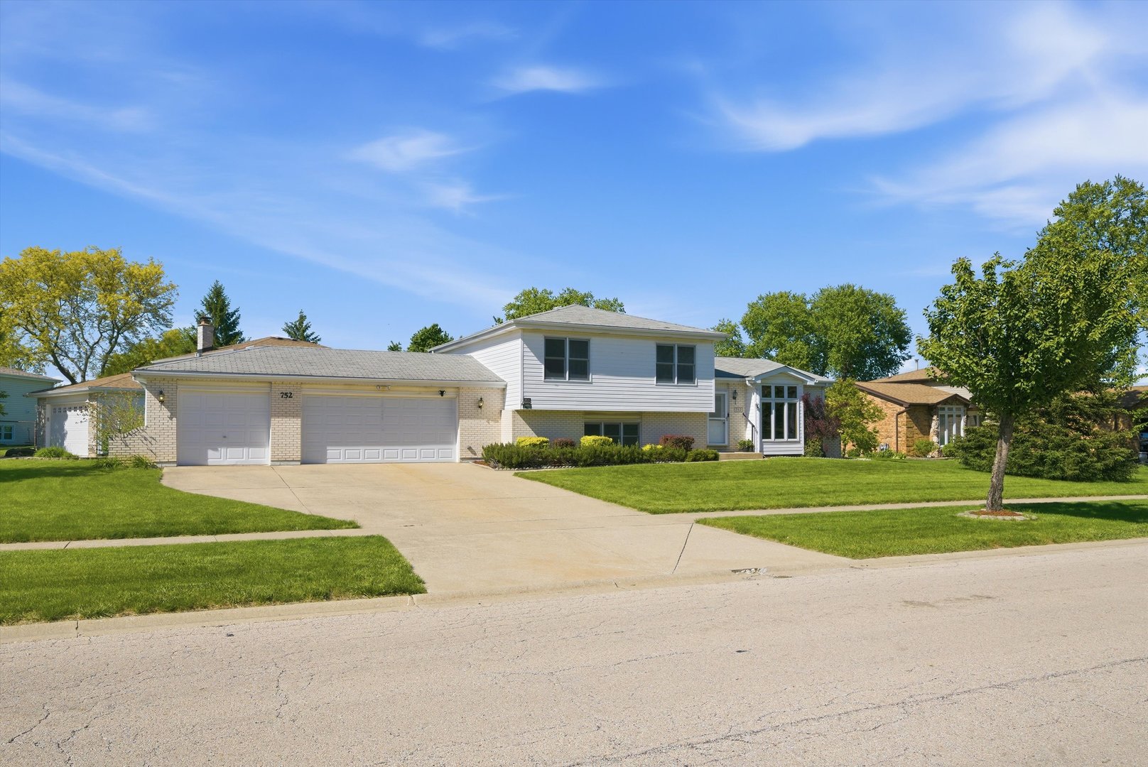 752 Rosanne Street, Lockport, IL 60441