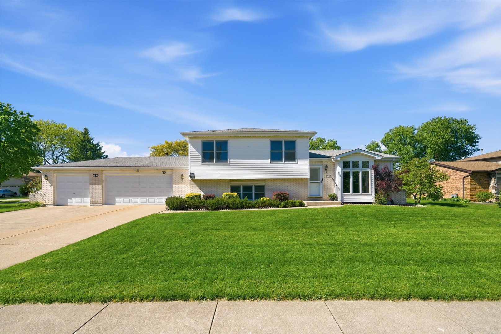 752 Rosanne Street, Lockport, IL 60441