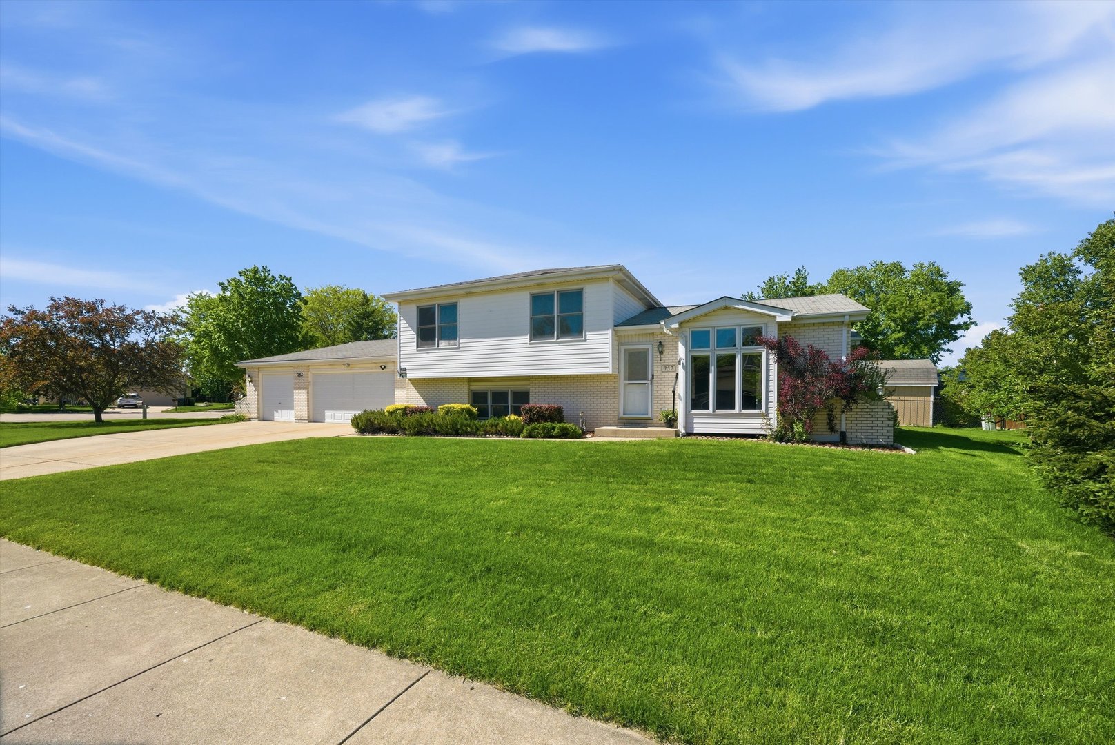 752 Rosanne Street, Lockport, IL 60441