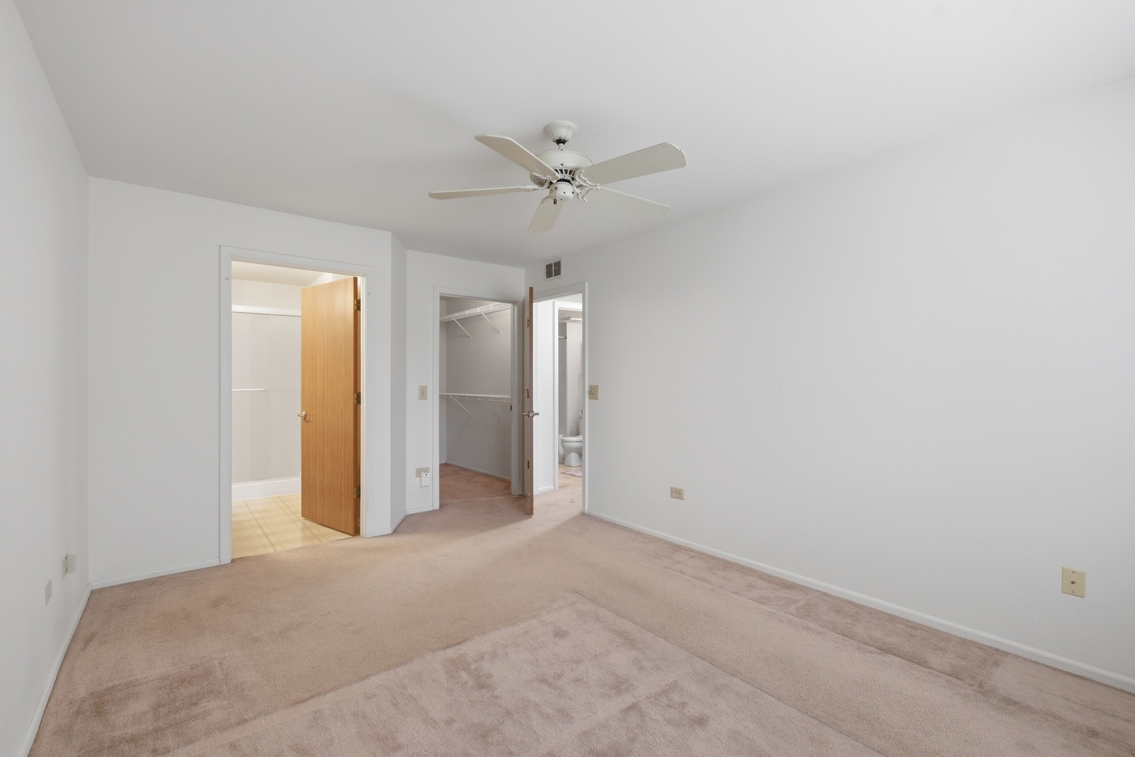 442 Cromwell Circle #1, Bartlett, IL 60103