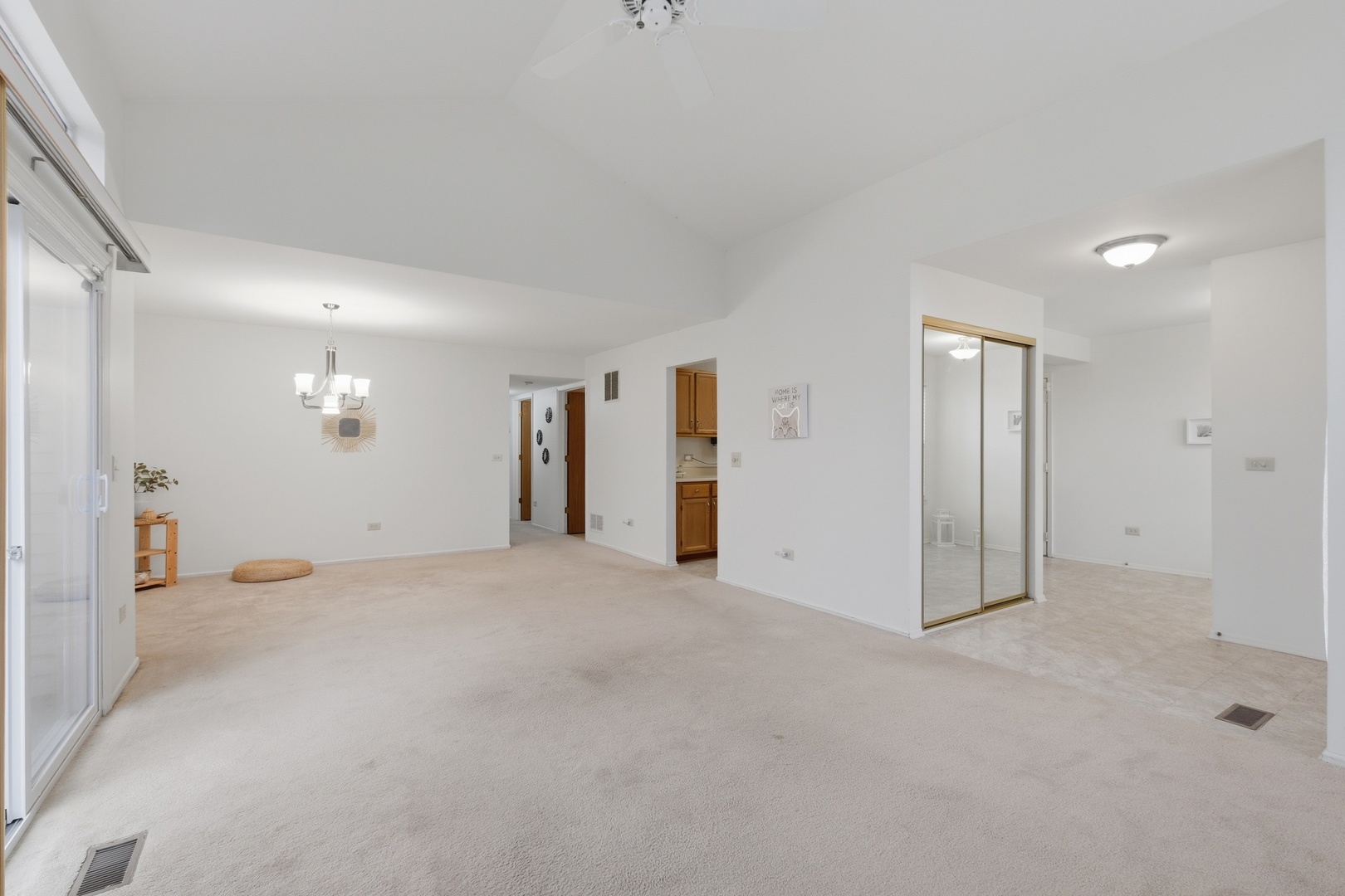 442 Cromwell Circle #1, Bartlett, IL 60103
