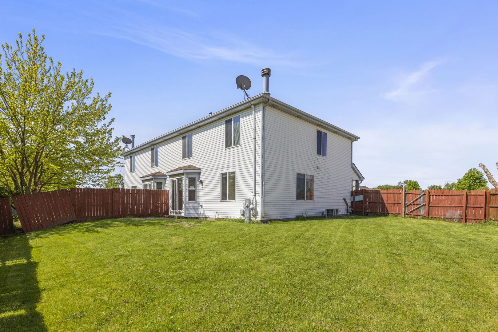 2430 Caton Crest Court, Crest Hill, IL 60403