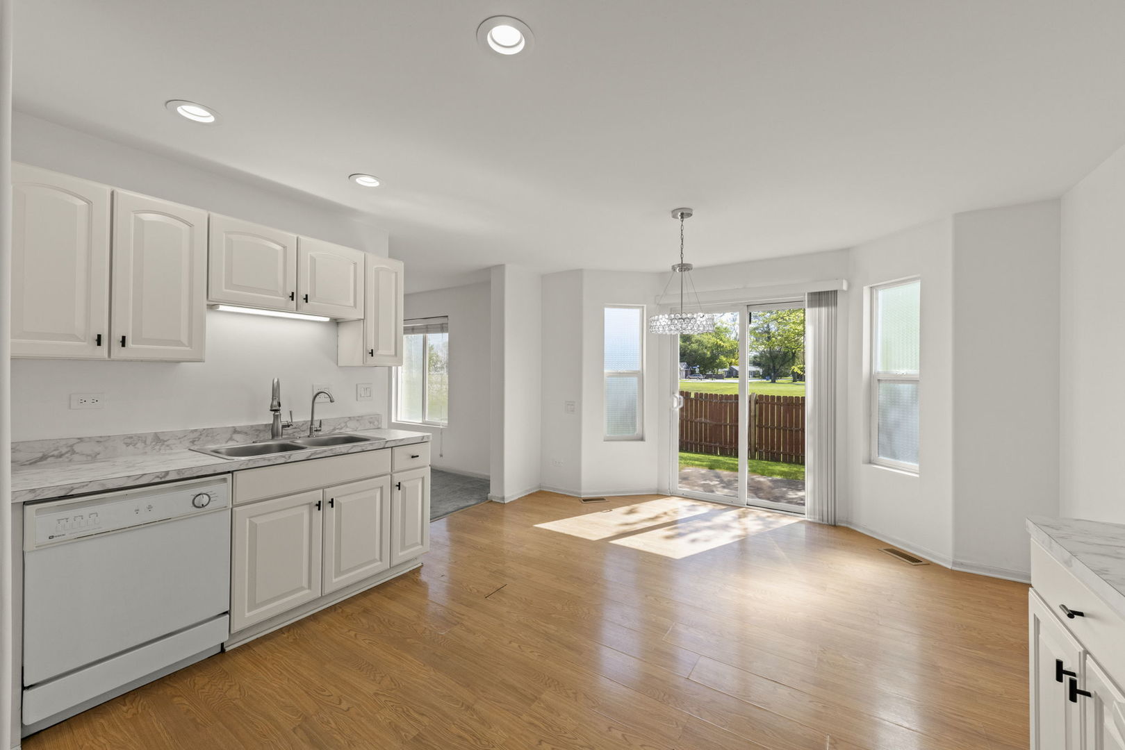 2430 Caton Crest Court, Crest Hill, IL 60403