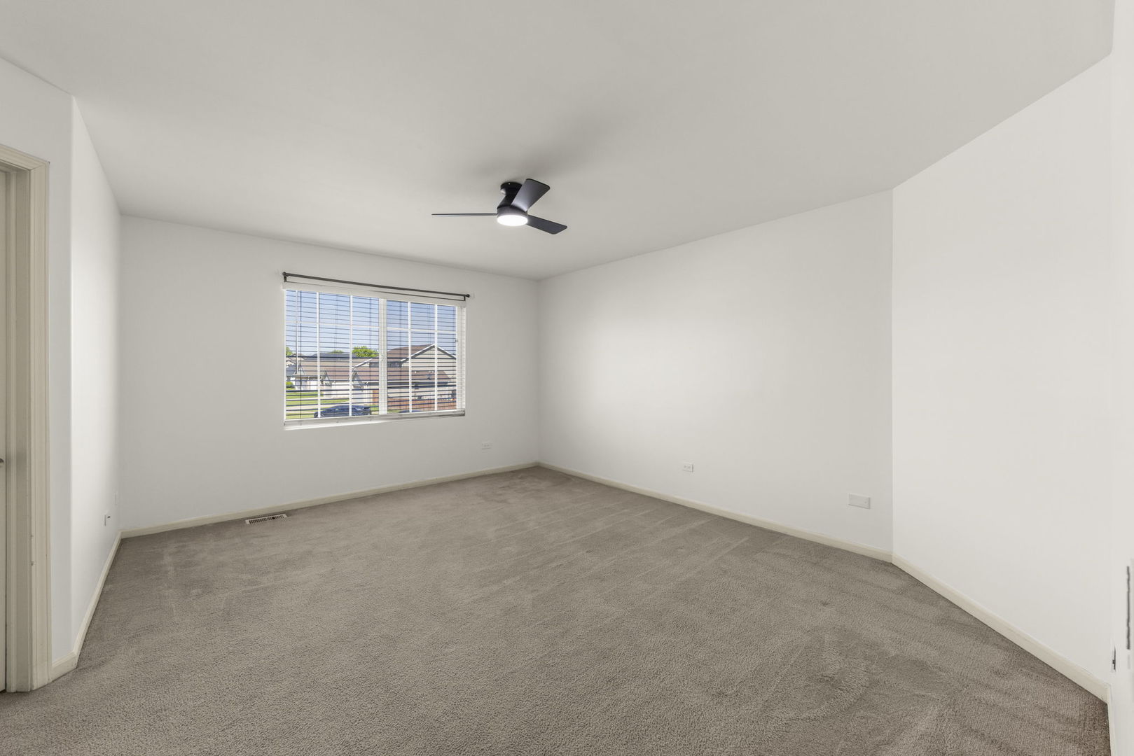 2430 Caton Crest Court, Crest Hill, IL 60403