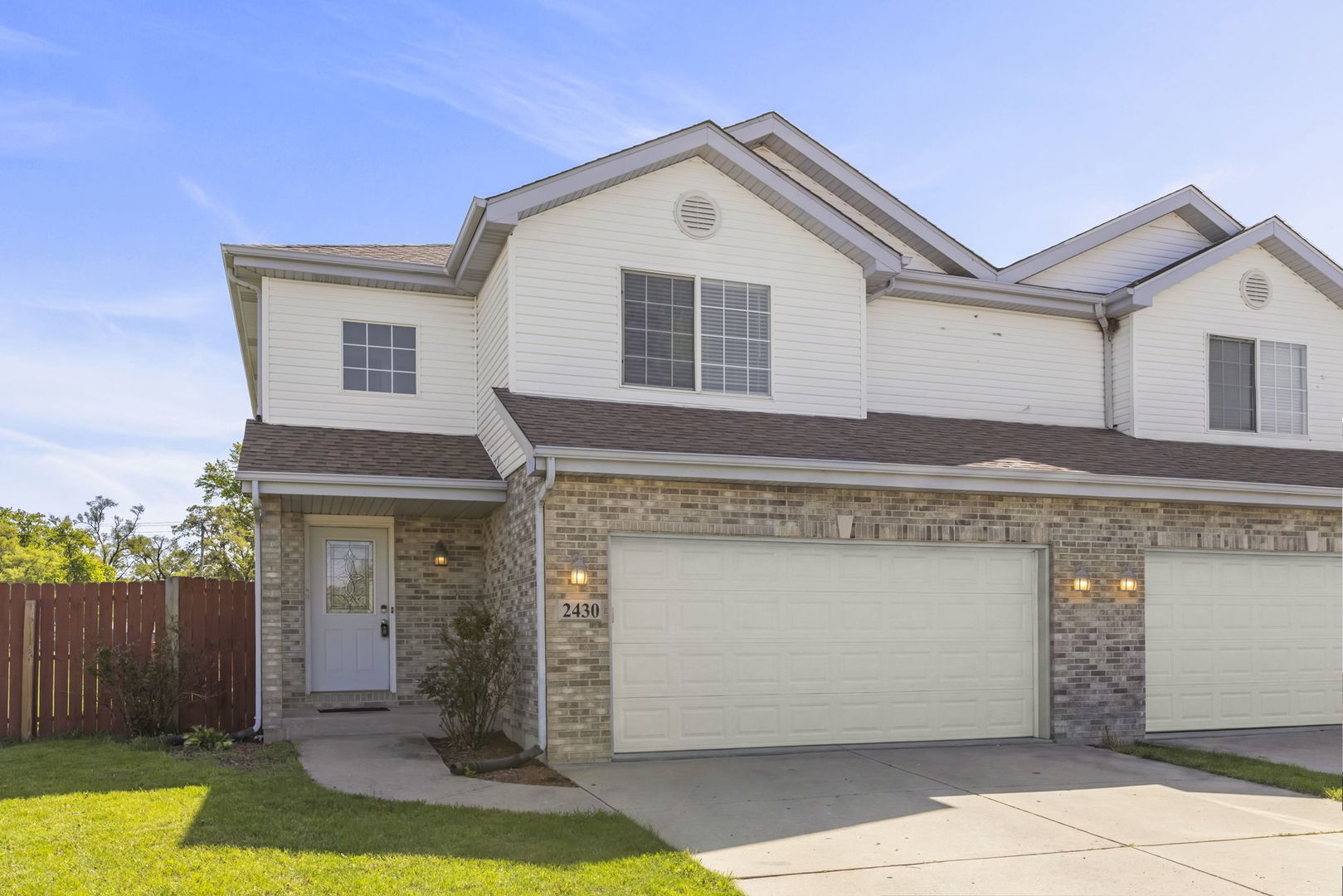 2430 Caton Crest Court, Crest Hill, IL 60403