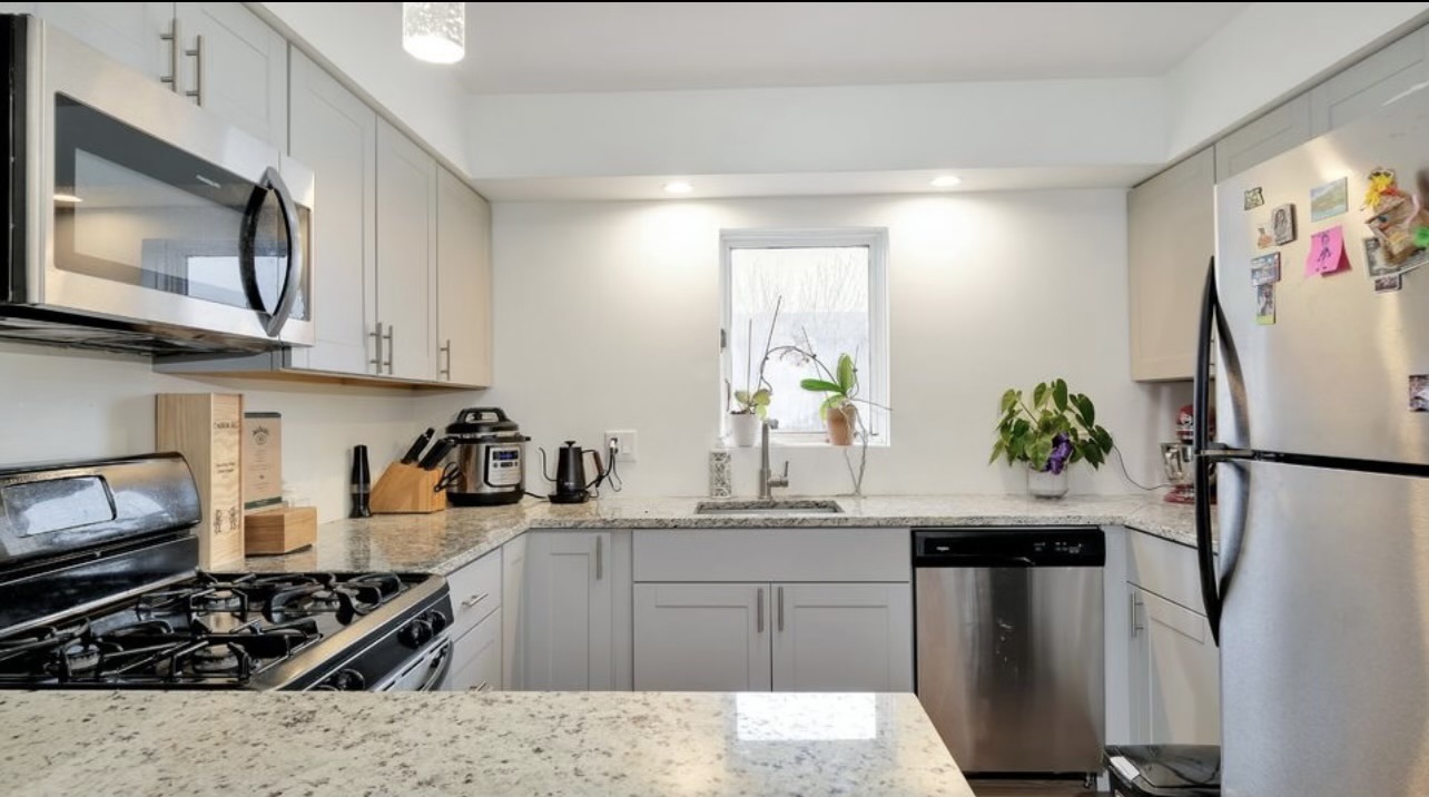 6555 W Belmont Avenue #3W, Chicago, IL 60634