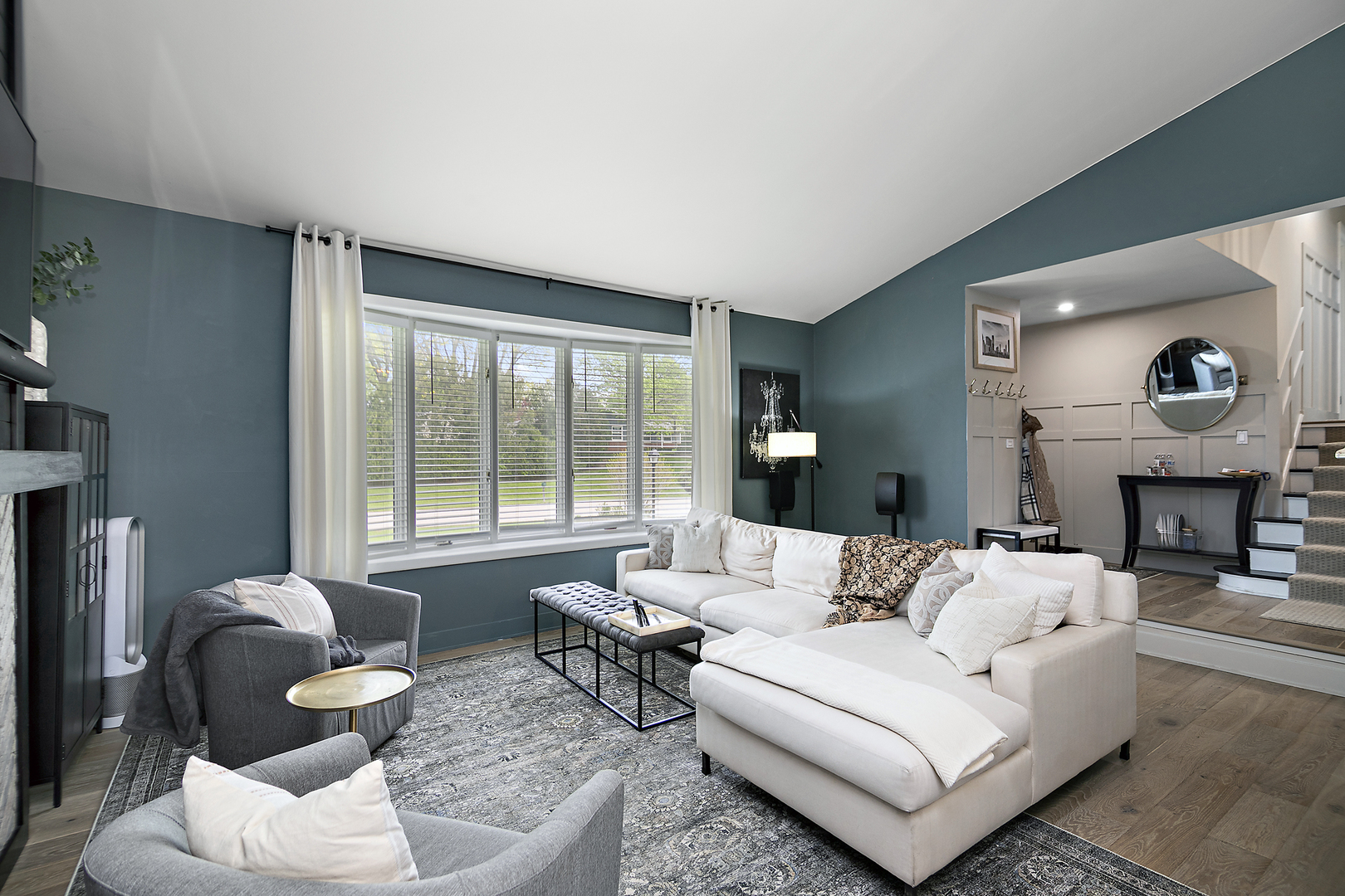 765 W Bayer Drive, Palatine, IL 60067