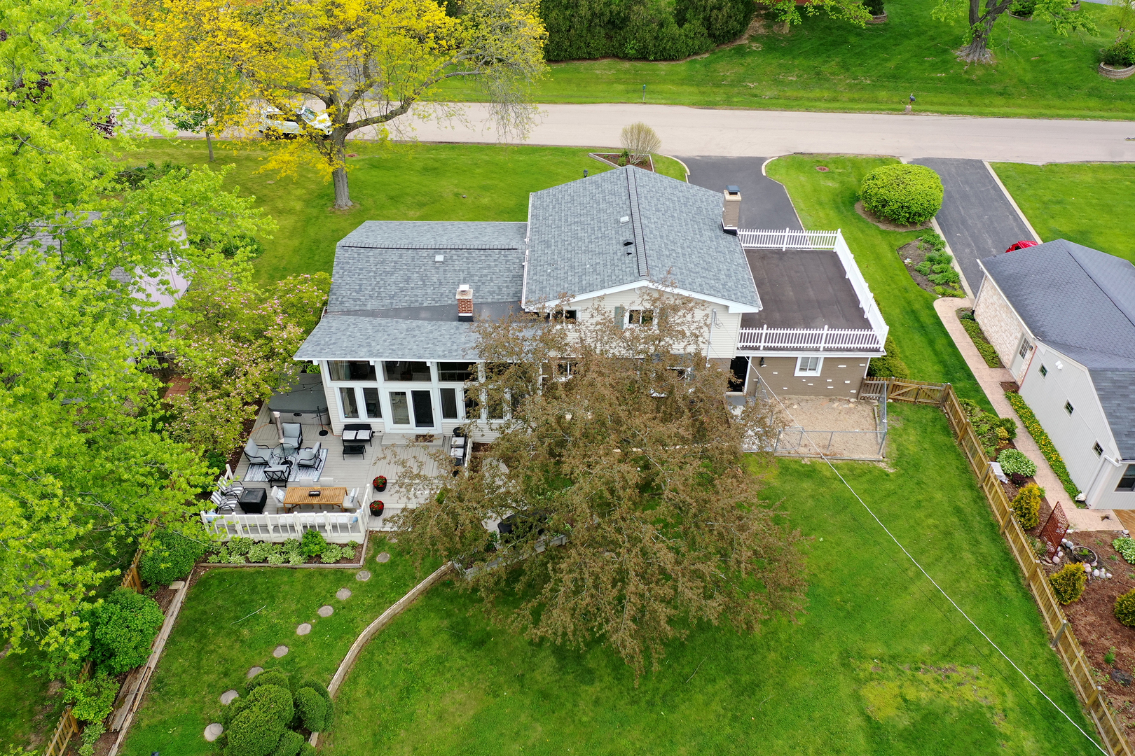 765 W Bayer Drive, Palatine, IL 60067