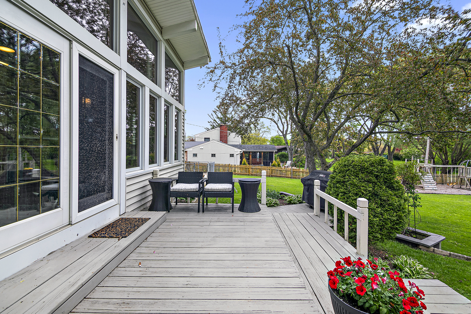 765 W Bayer Drive, Palatine, IL 60067