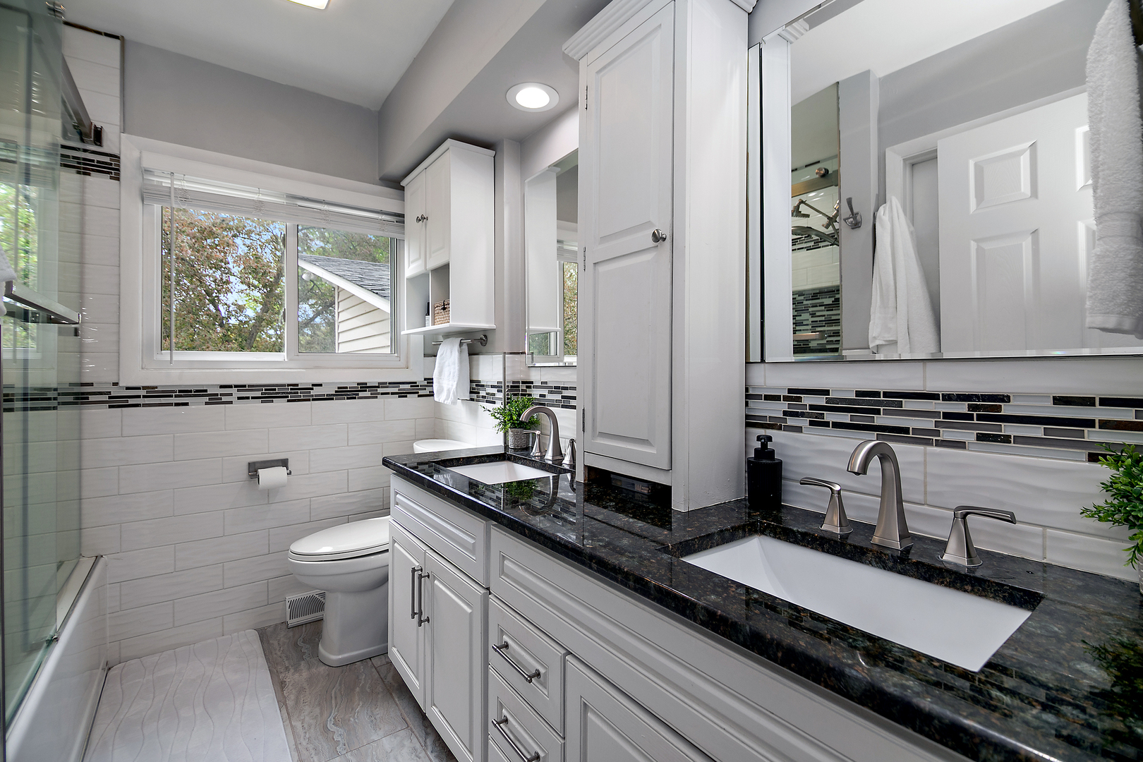 765 W Bayer Drive, Palatine, IL 60067