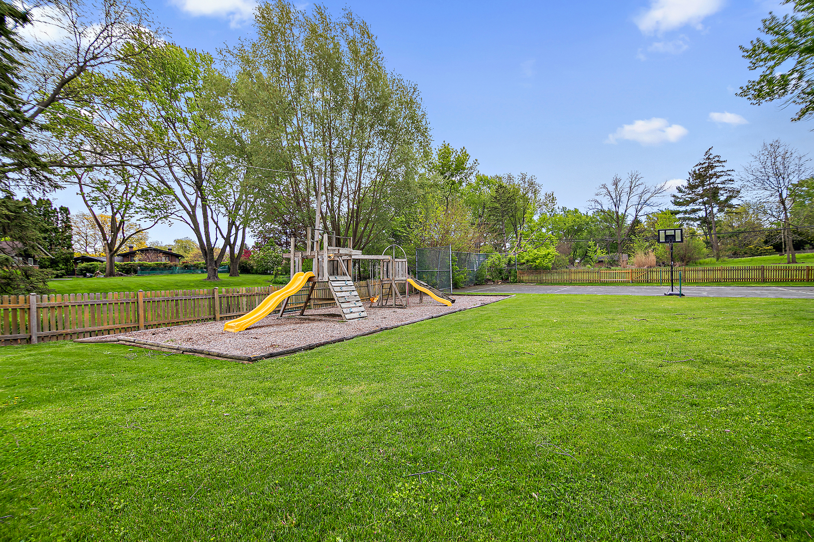 765 W Bayer Drive, Palatine, IL 60067