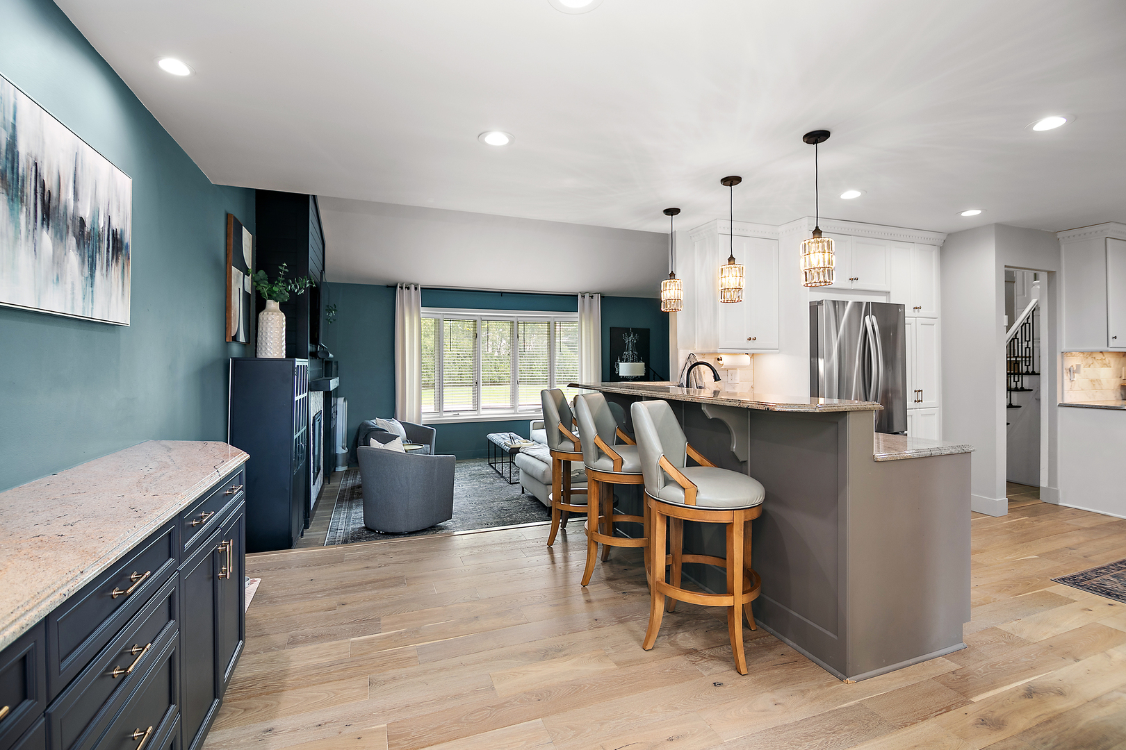 765 W Bayer Drive, Palatine, IL 60067