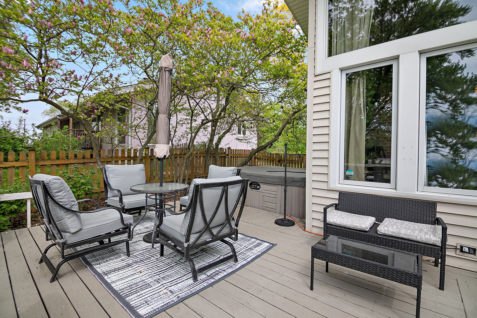 765 W Bayer Drive, Palatine, IL 60067