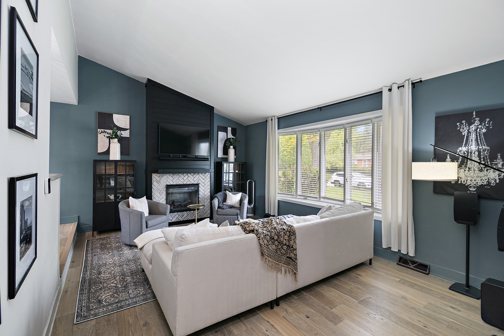 765 W Bayer Drive, Palatine, IL 60067