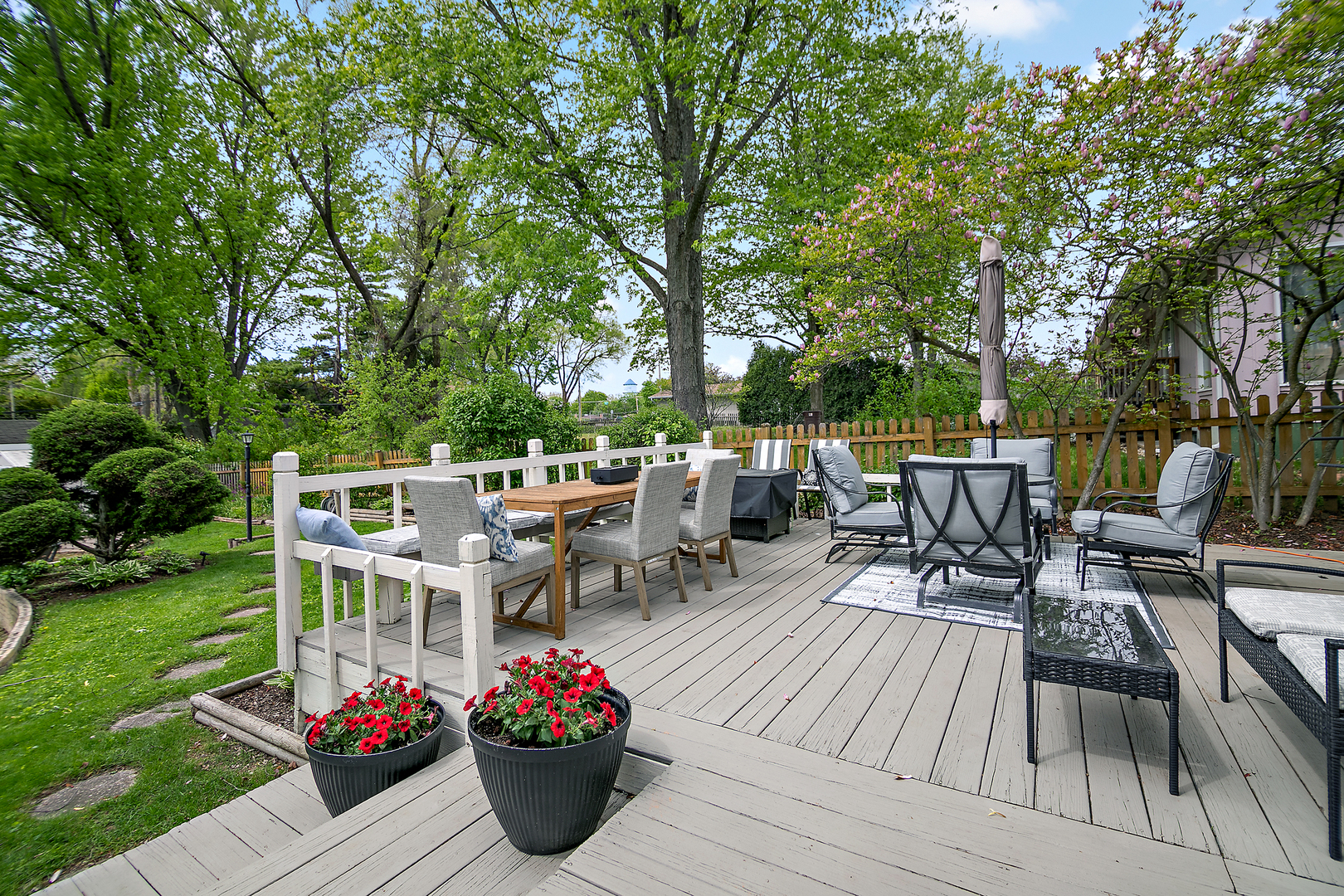 765 W Bayer Drive, Palatine, IL 60067