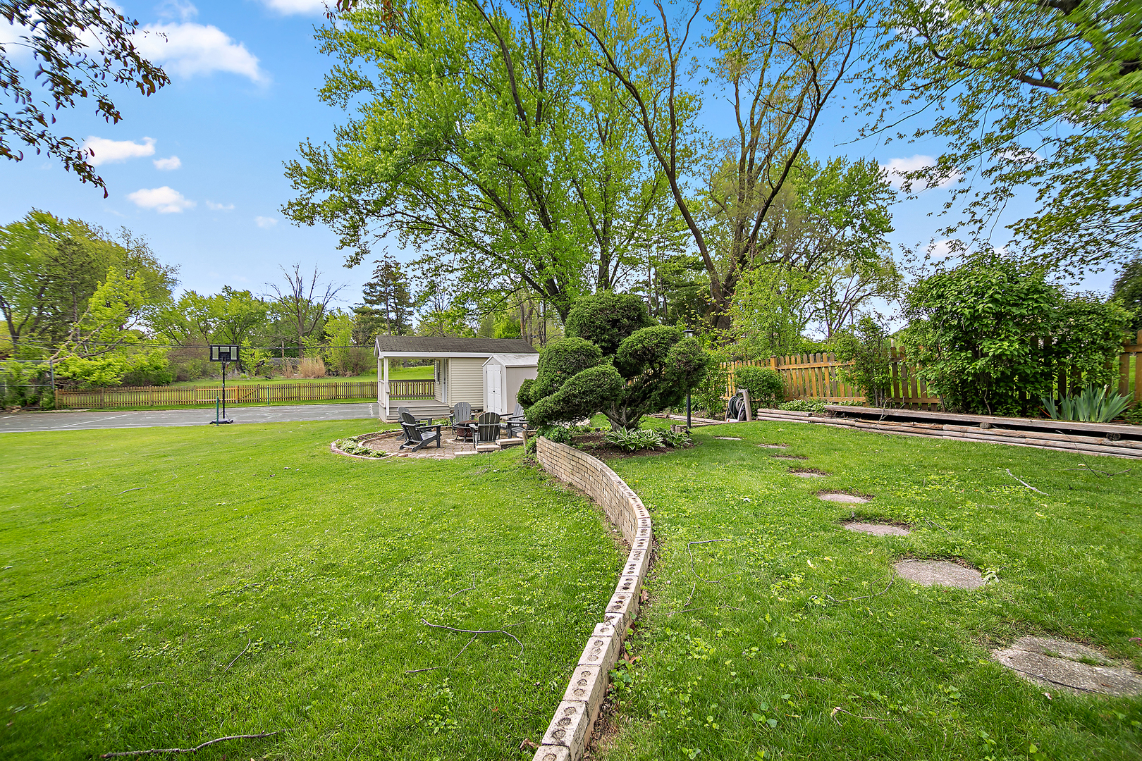 765 W Bayer Drive, Palatine, IL 60067